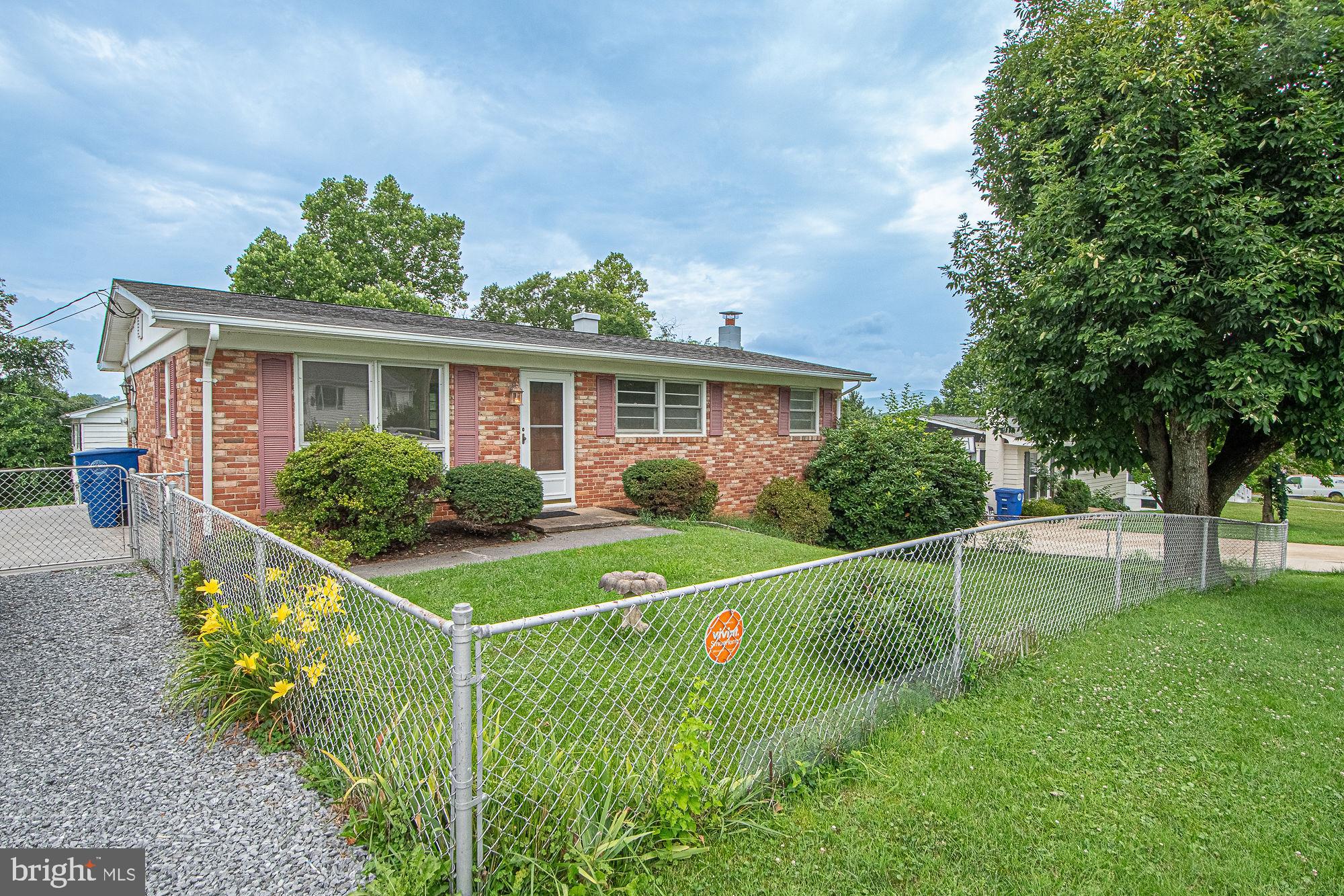 800 W 15TH STREET