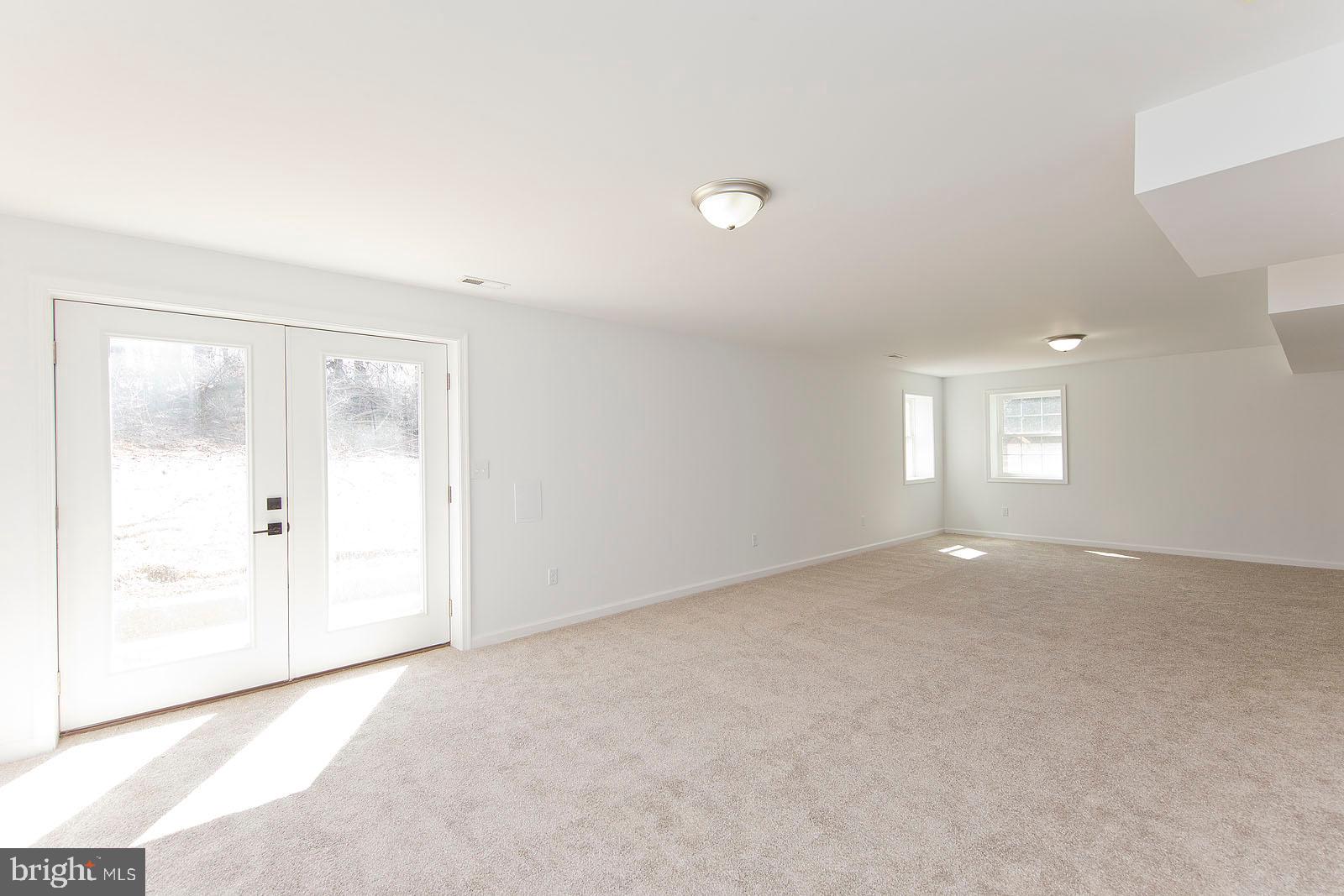 LAKE HOLIDAY ESTATES - Residential