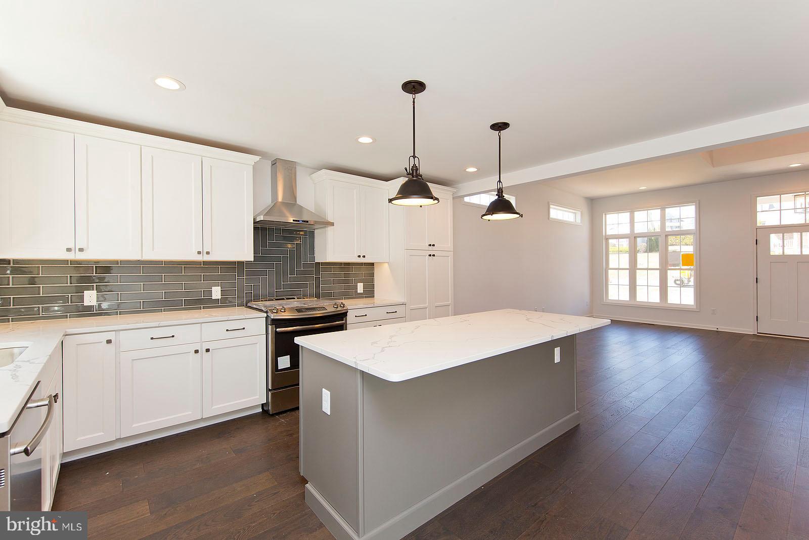 LAKE HOLIDAY ESTATES - Residential