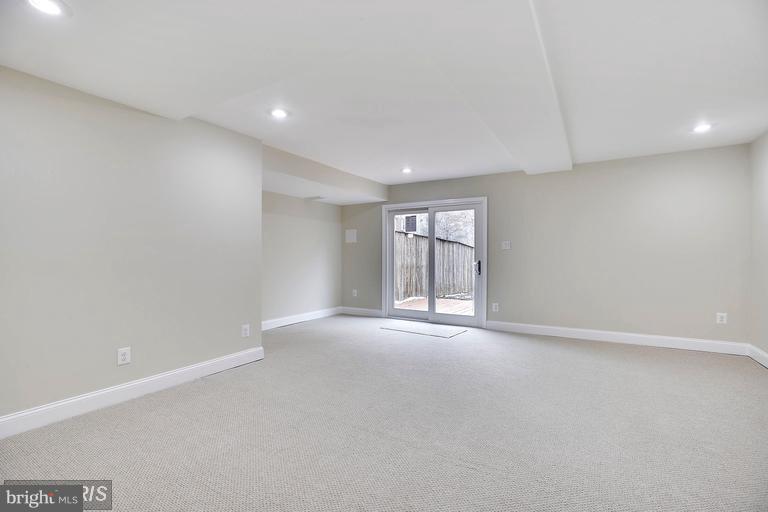 CROFTON MEADOWS - Residential Lease