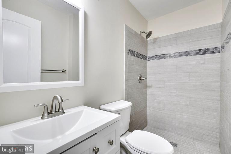 CROFTON MEADOWS - Residential Lease