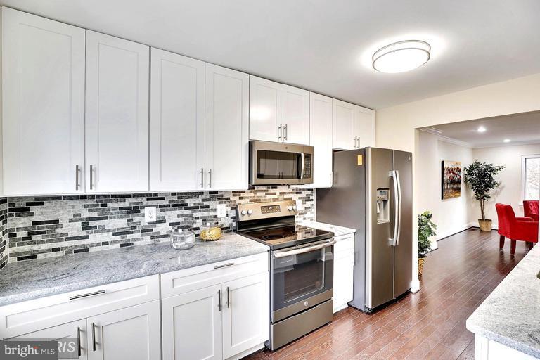 CROFTON MEADOWS - Residential Lease