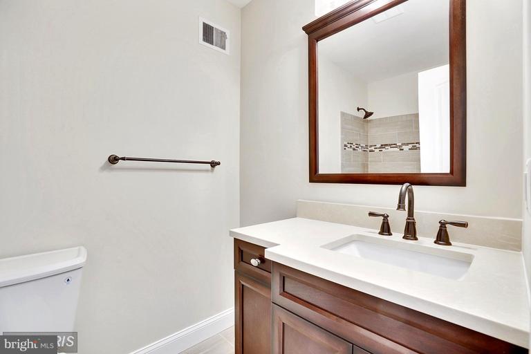 CROFTON MEADOWS - Residential Lease