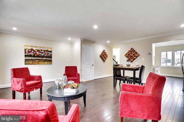 CROFTON MEADOWS - Residential Lease