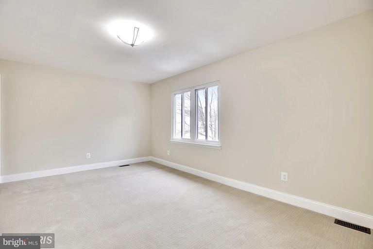 CROFTON MEADOWS - Residential Lease