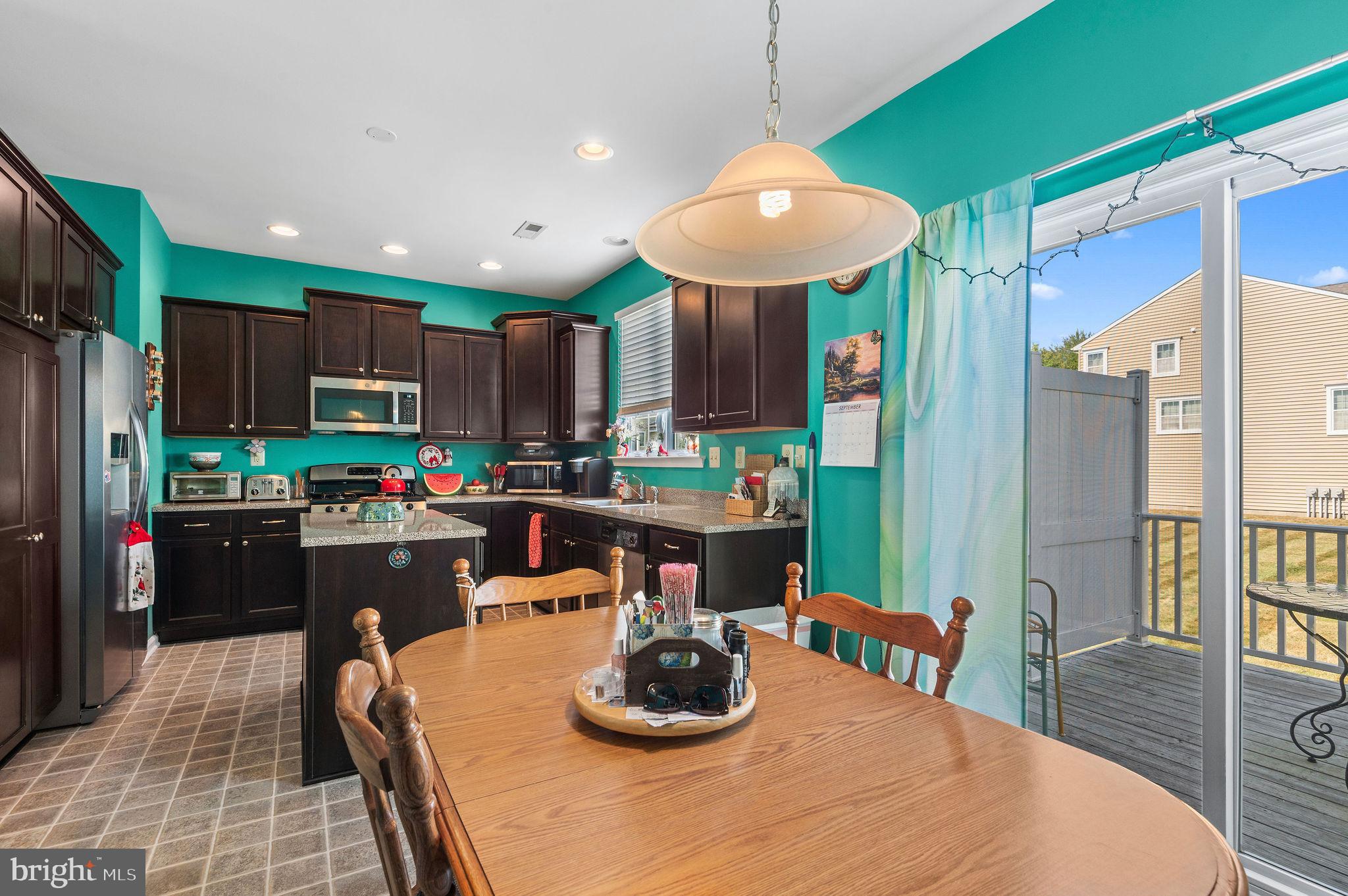 VILL AT COUNTRY VIEW - Residential