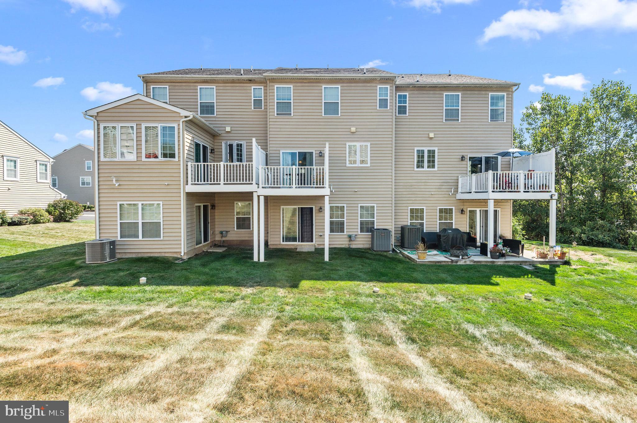 VILL AT COUNTRY VIEW - Residential