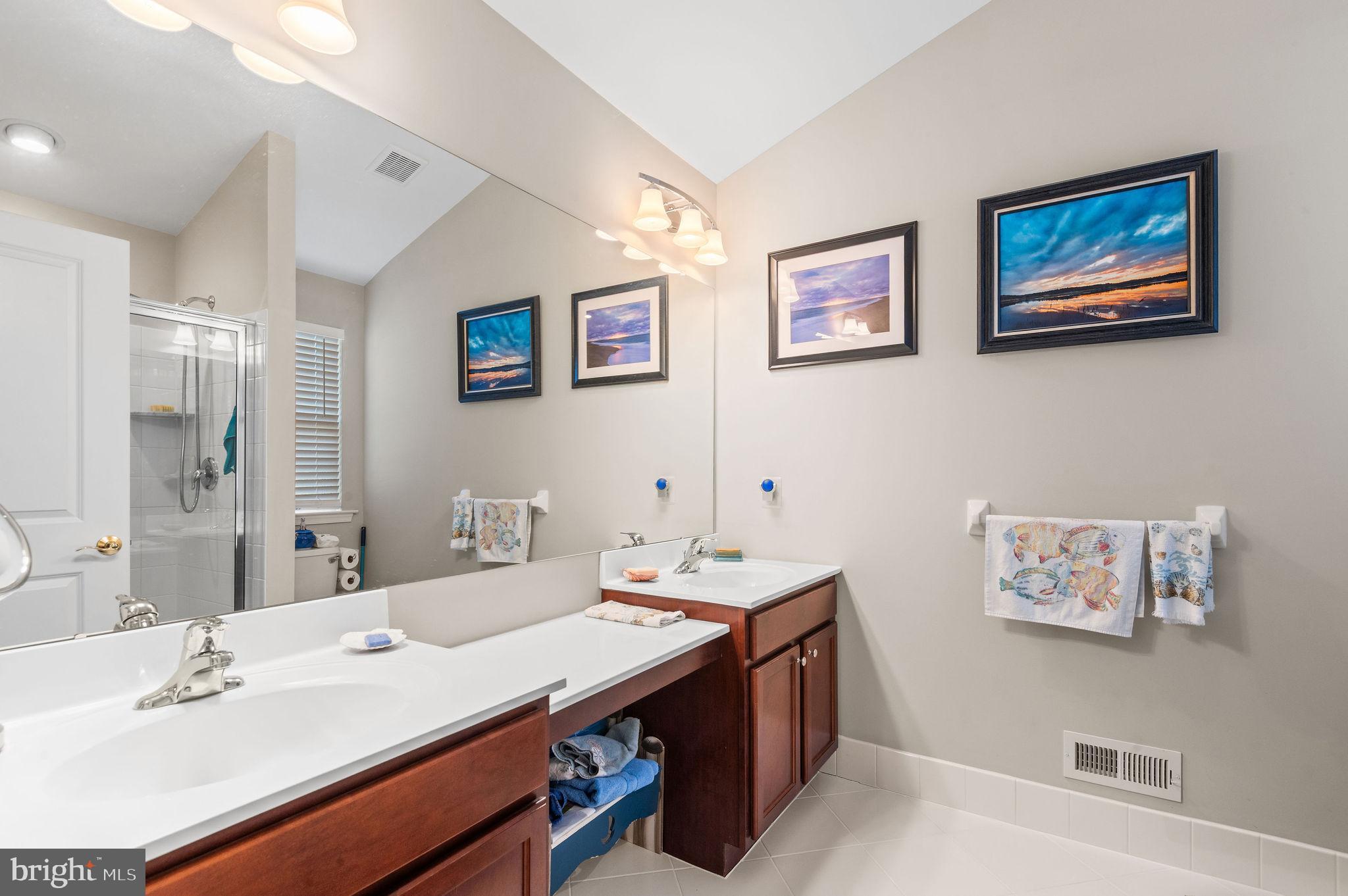 VILL AT COUNTRY VIEW - Residential