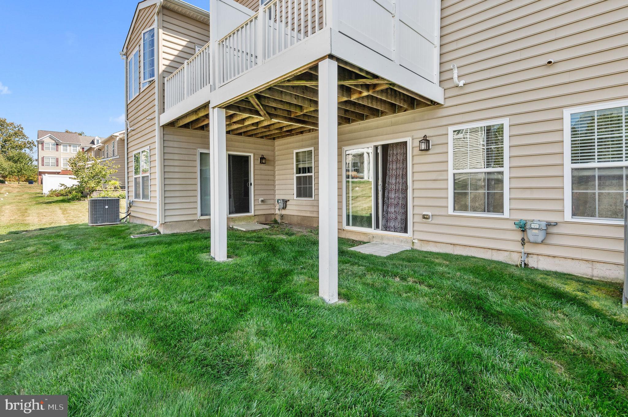 VILL AT COUNTRY VIEW - Residential