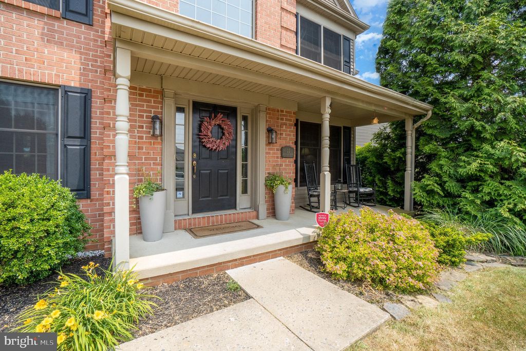 Photo of 22 DUFFIELD DR, LITITZ, PA 17543 (MLS # PALA2035954)