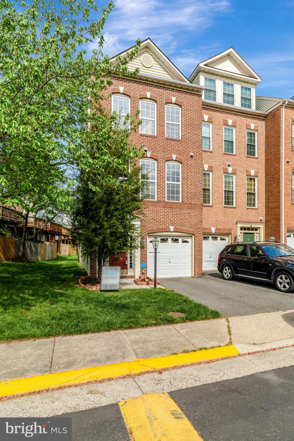 Beautiful end unit townhouse in Woodland Park, Herndon, walking distance to Harris Teeter and Herndon park and ride.
NEW DECK OFF KITCHEN APPROVED
Rent includes access to community business center, pools, gym, tennis court, and front & side yard maintenance.
Neutral interior paint colors. This is a must see if you're looking for a home close to the Toll Road, Reston Town Center, and the Fairfax County Parkway.
Apply online, no pets. Eat in kitchen, Fireplace in Family room, One car garage and private driveway. Back of home overlooks open common space and tot lot. 3 bedrooms; two full baths and two half baths.
Available for a 12 to 24 month lease.
Move in Fee $150
All applicants much meet the following criteria
1. Verifiable gross monthly income of at least 3x the monthly rent
2. Credit score of 675 or above
3. No evictions of landlords judgements
4. Application with more favorable terms will be processed first
This includes but is not limited to: No pets, longer lease, higher rent offered vs list price. Applications will be evaluated based on qualifications met, not necessarily in the order received.