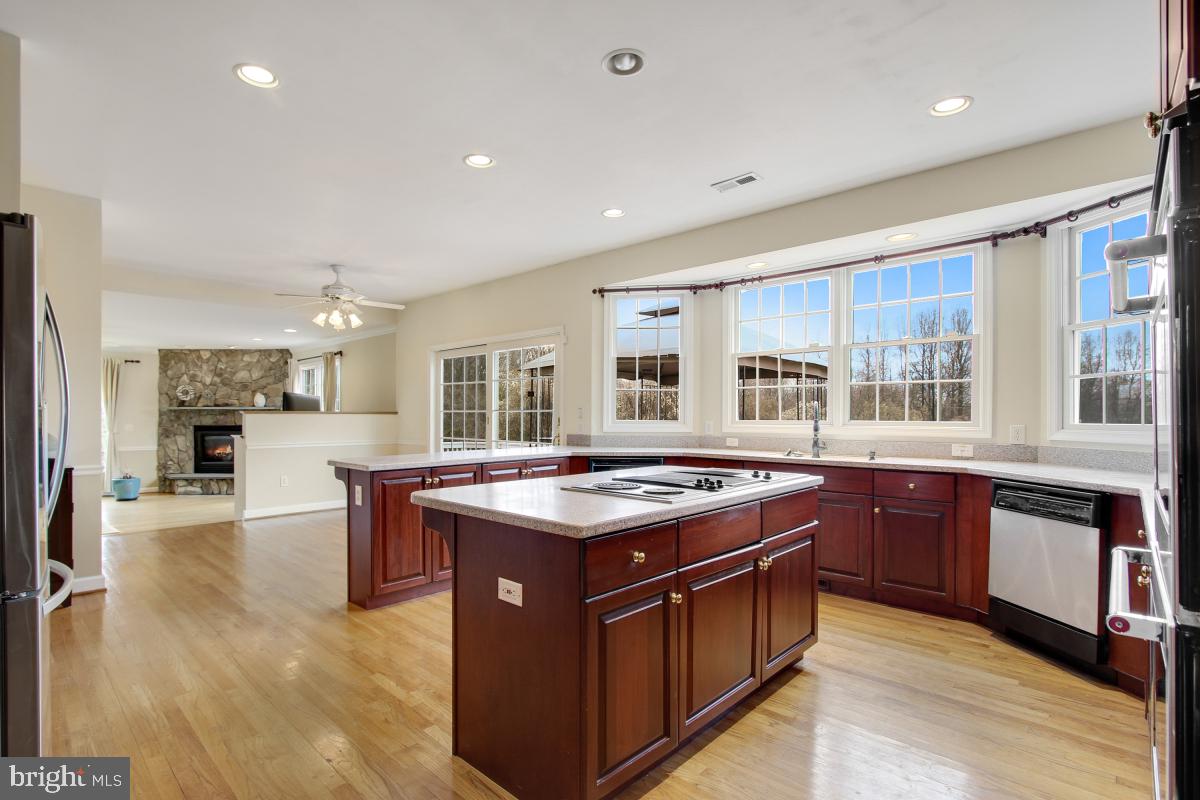 DARNESTOWN OUTSIDE - Residential