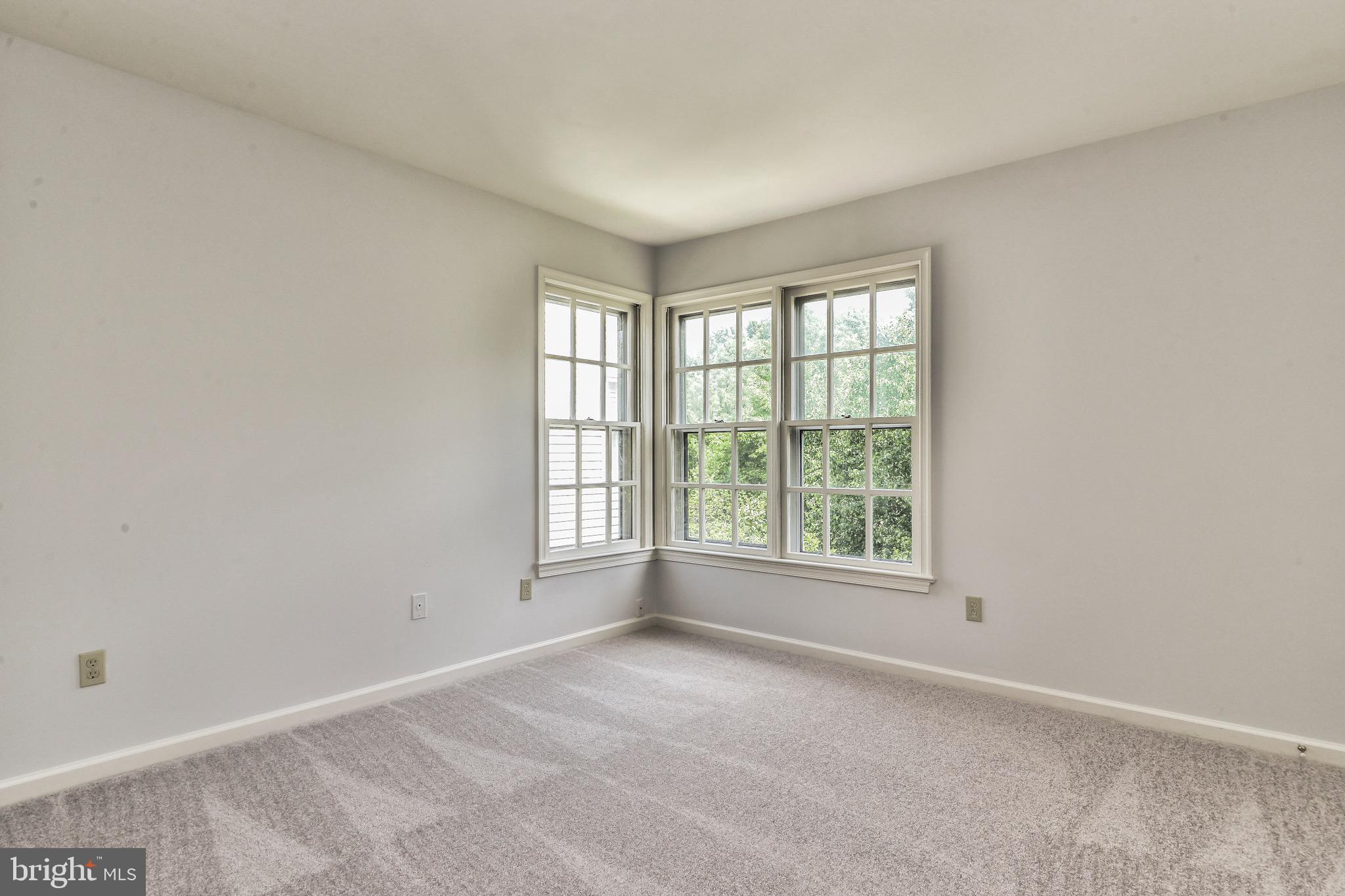 ASHBURN VILLAGE - Residential