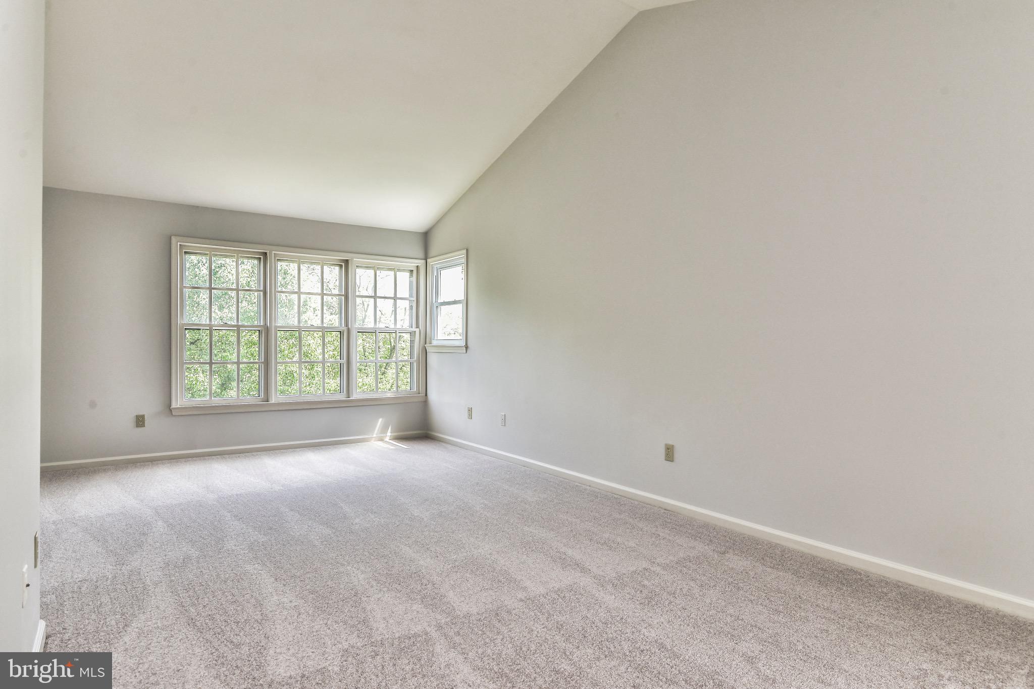 ASHBURN VILLAGE - Residential