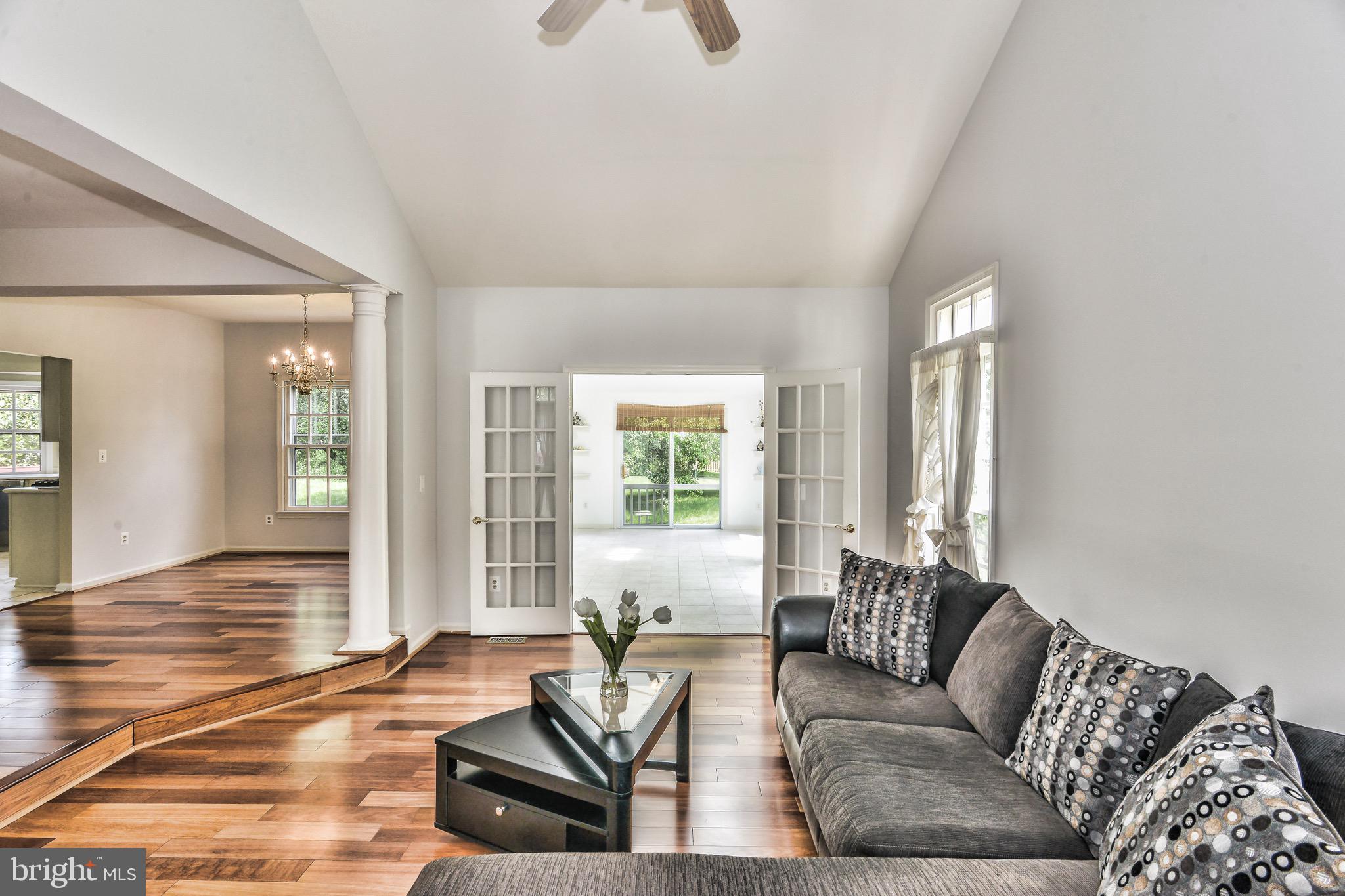 ASHBURN VILLAGE - Residential