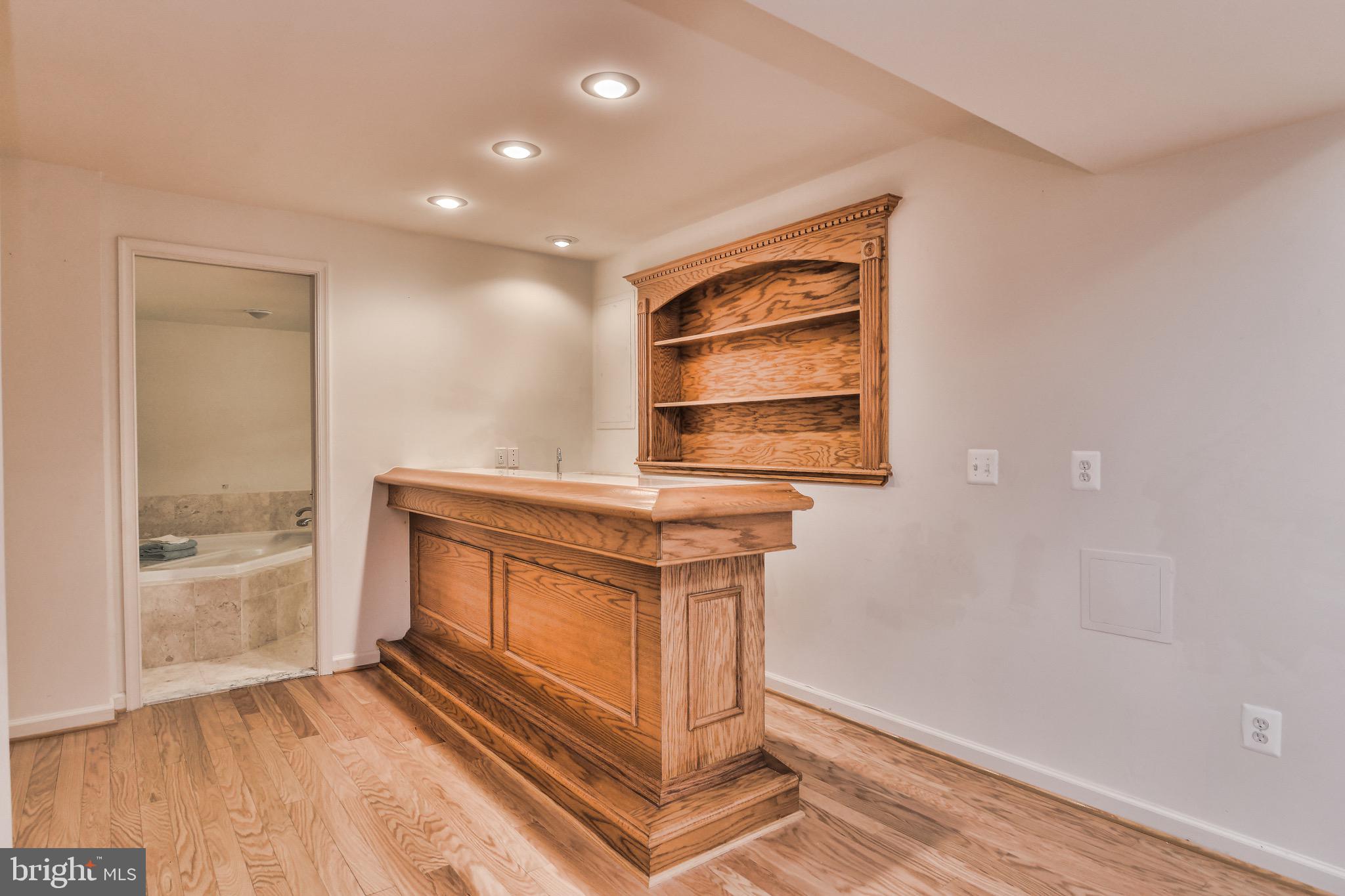 ASHBURN VILLAGE - Residential