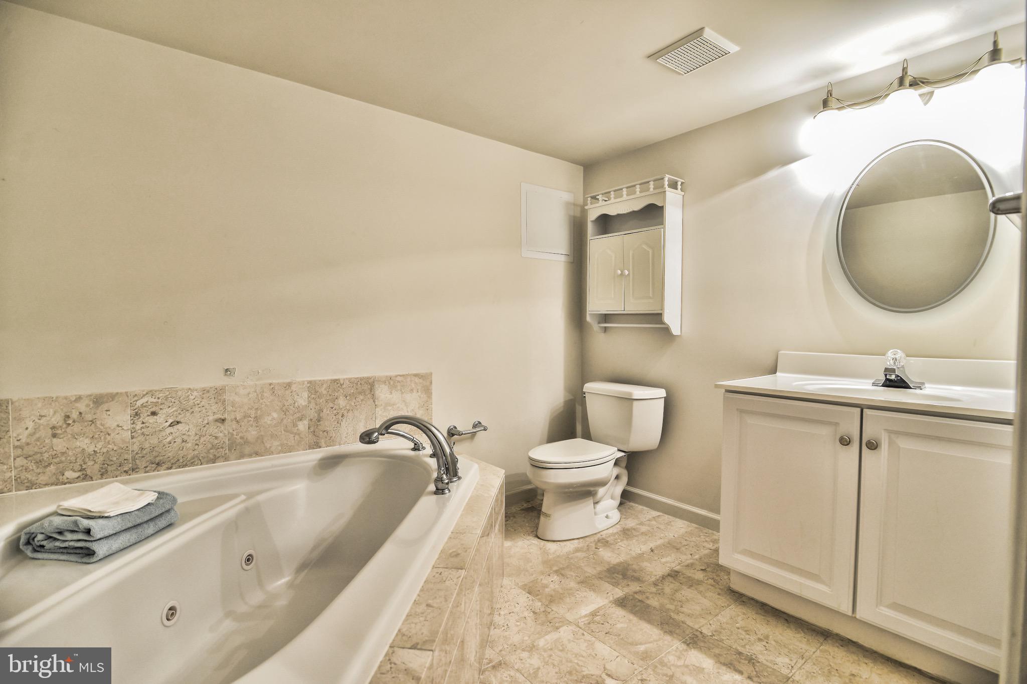 ASHBURN VILLAGE - Residential