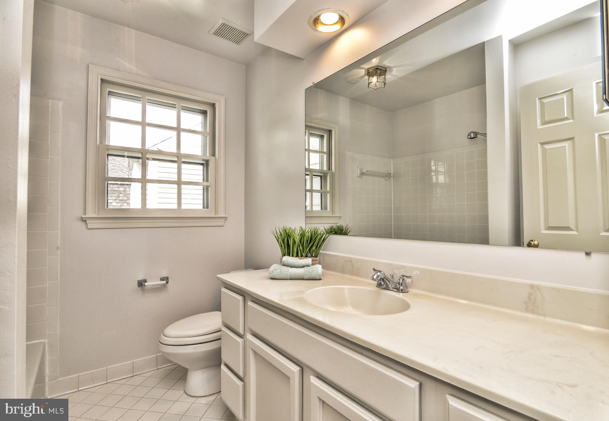 ASHBURN VILLAGE - Residential