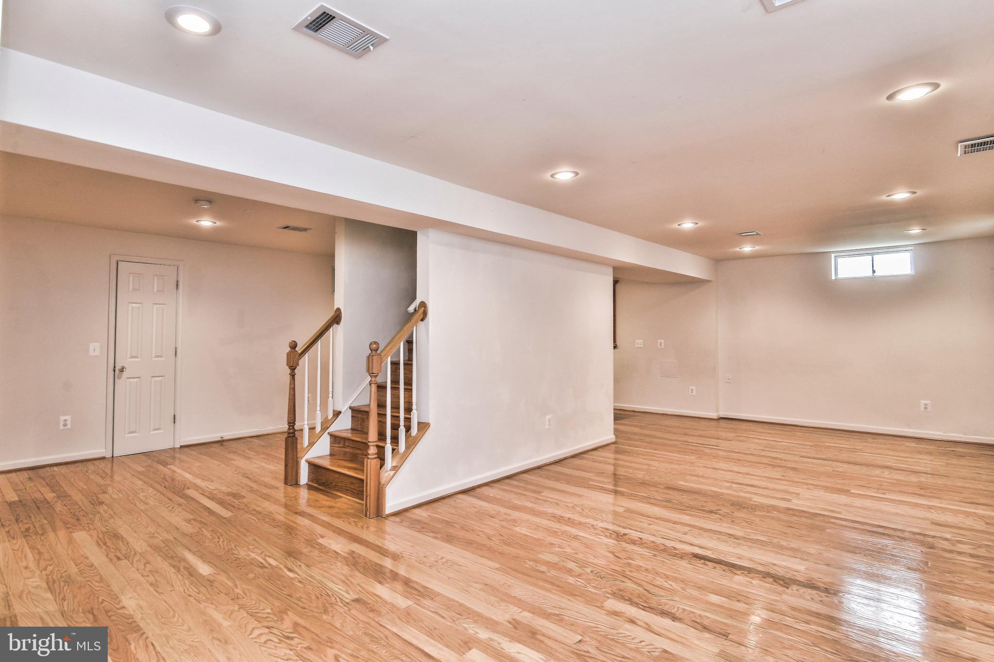 ASHBURN VILLAGE - Residential