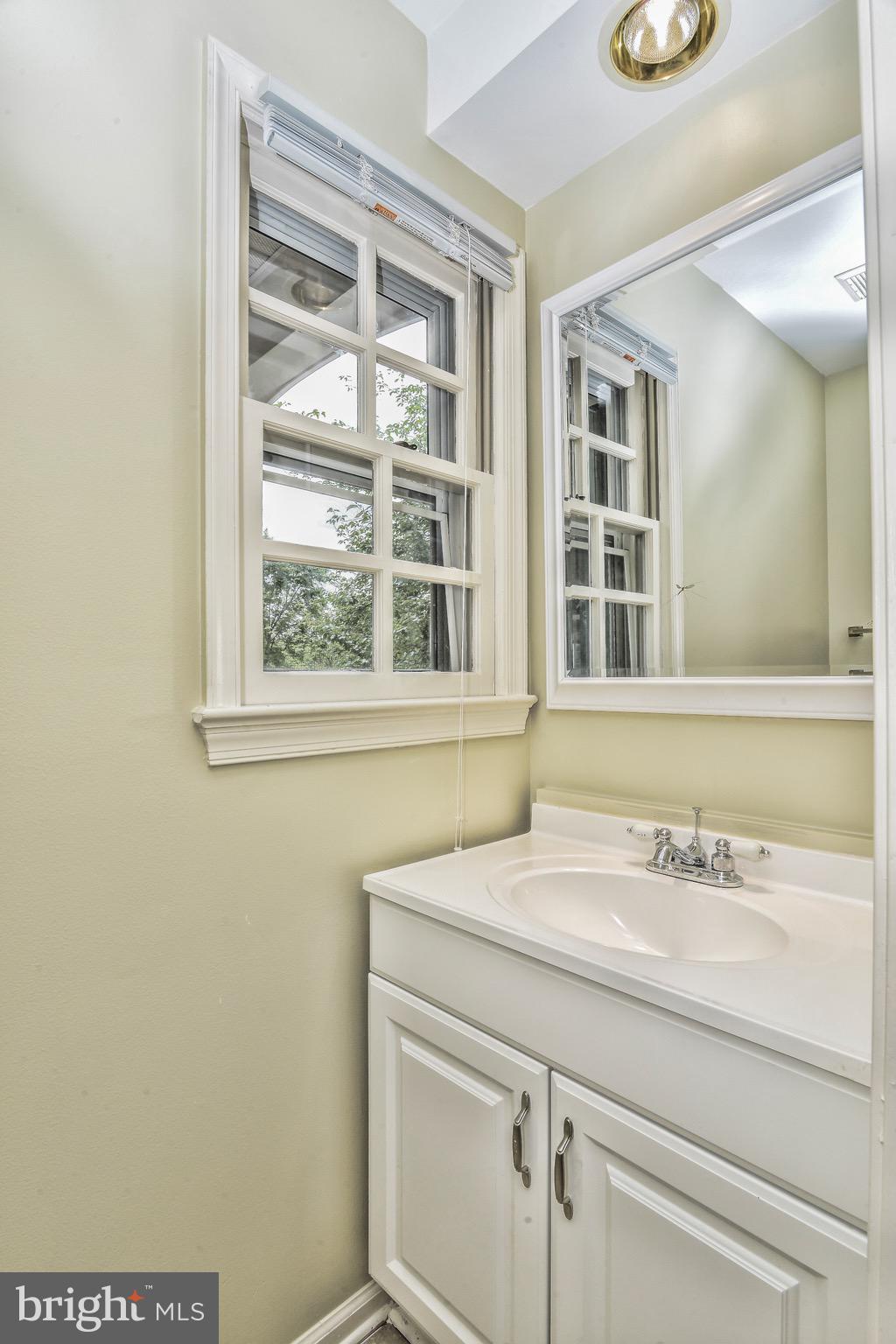 ASHBURN VILLAGE - Residential