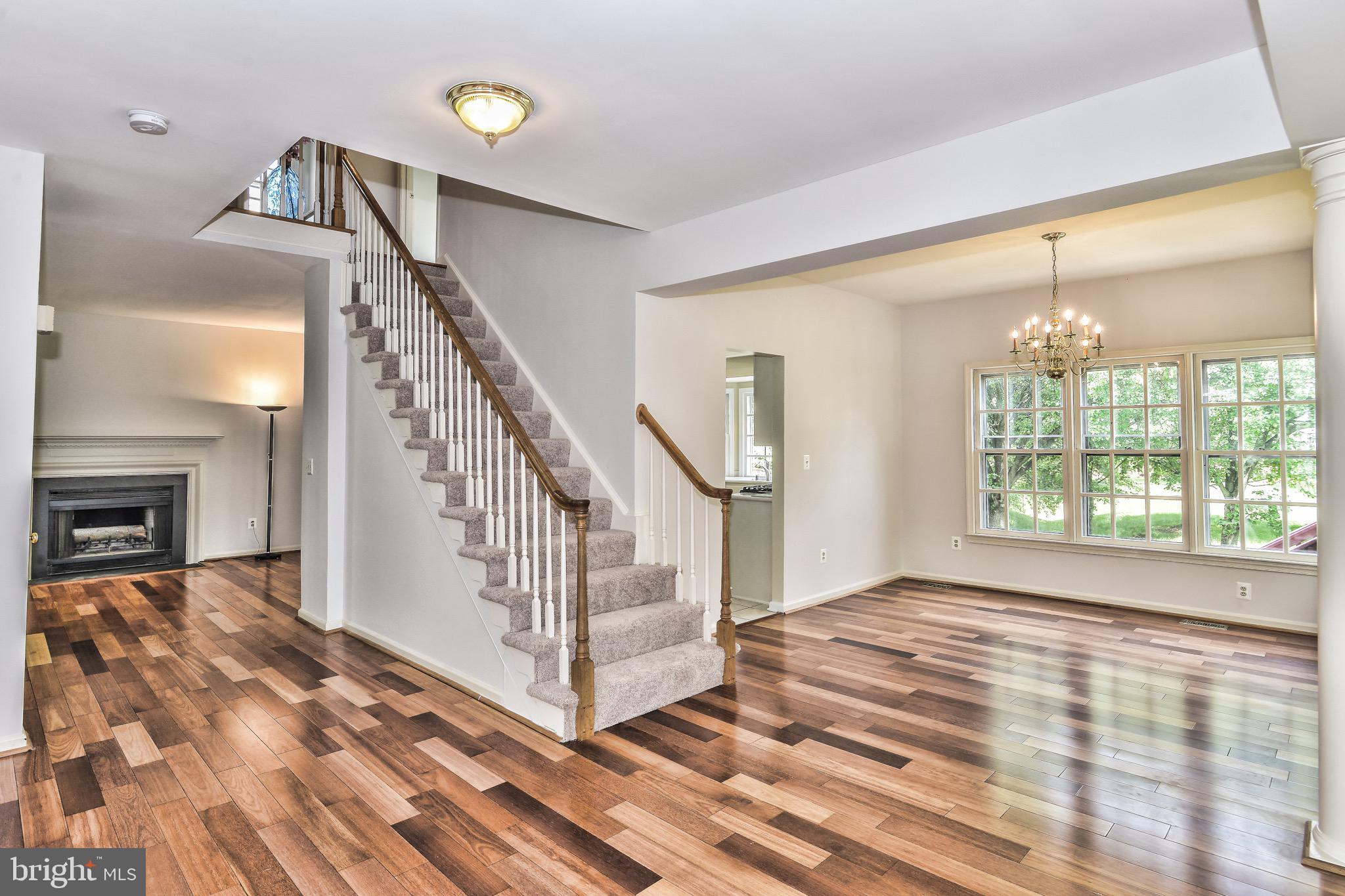 ASHBURN VILLAGE - Residential