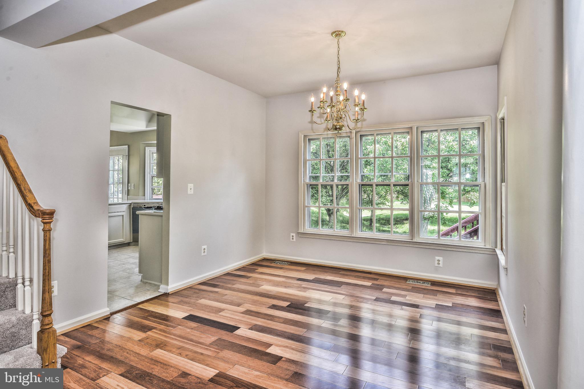 ASHBURN VILLAGE - Residential