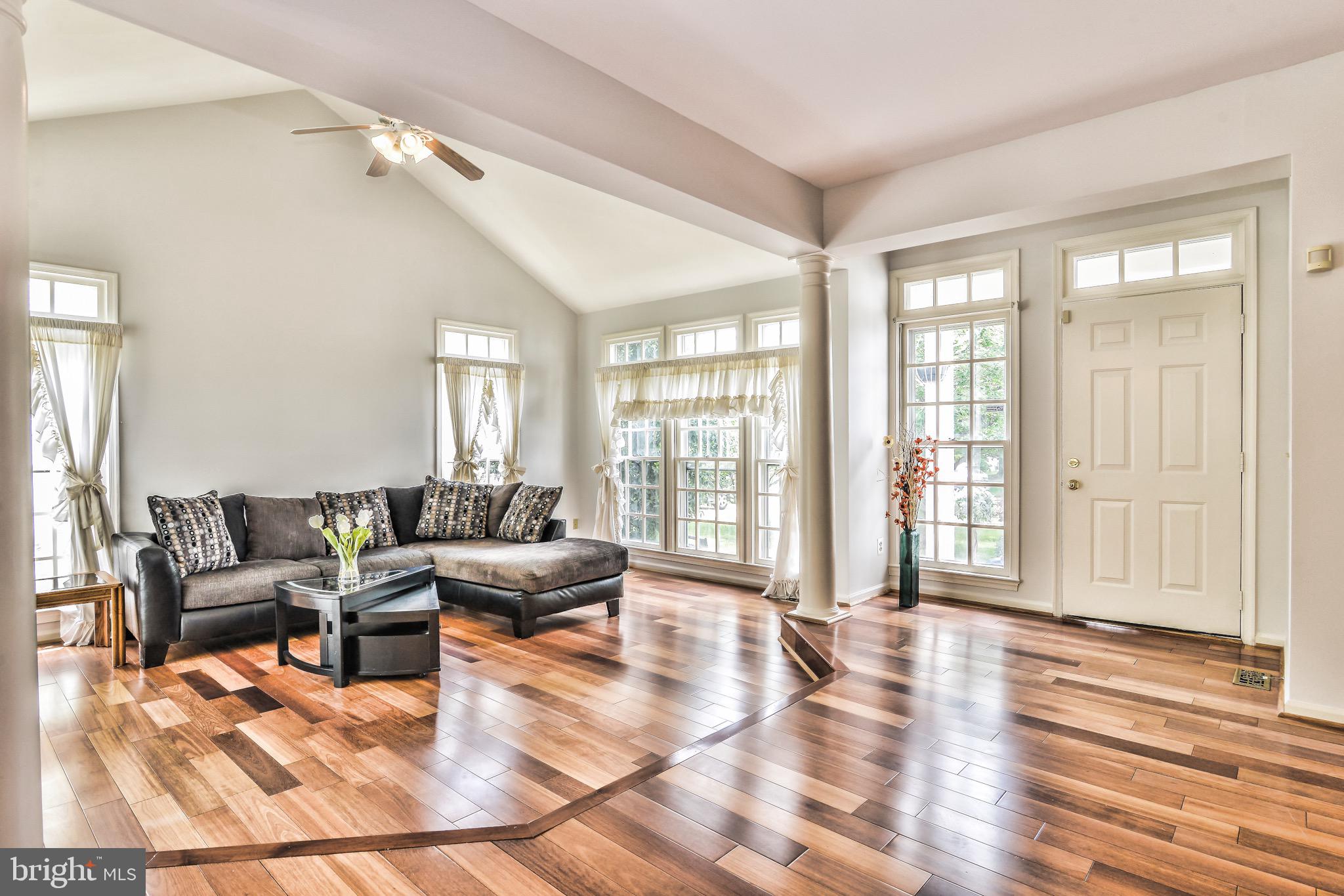 ASHBURN VILLAGE - Residential