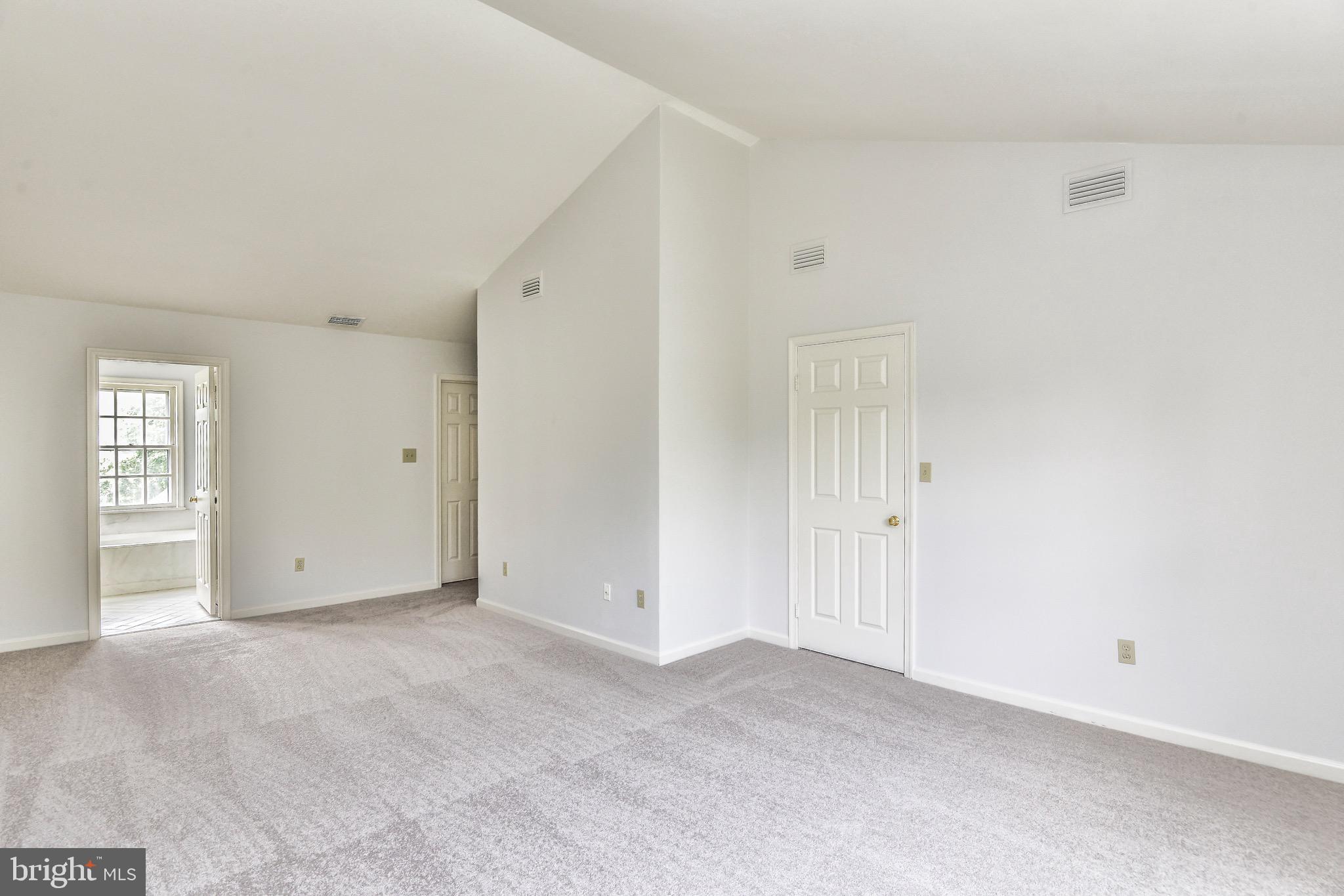 ASHBURN VILLAGE - Residential