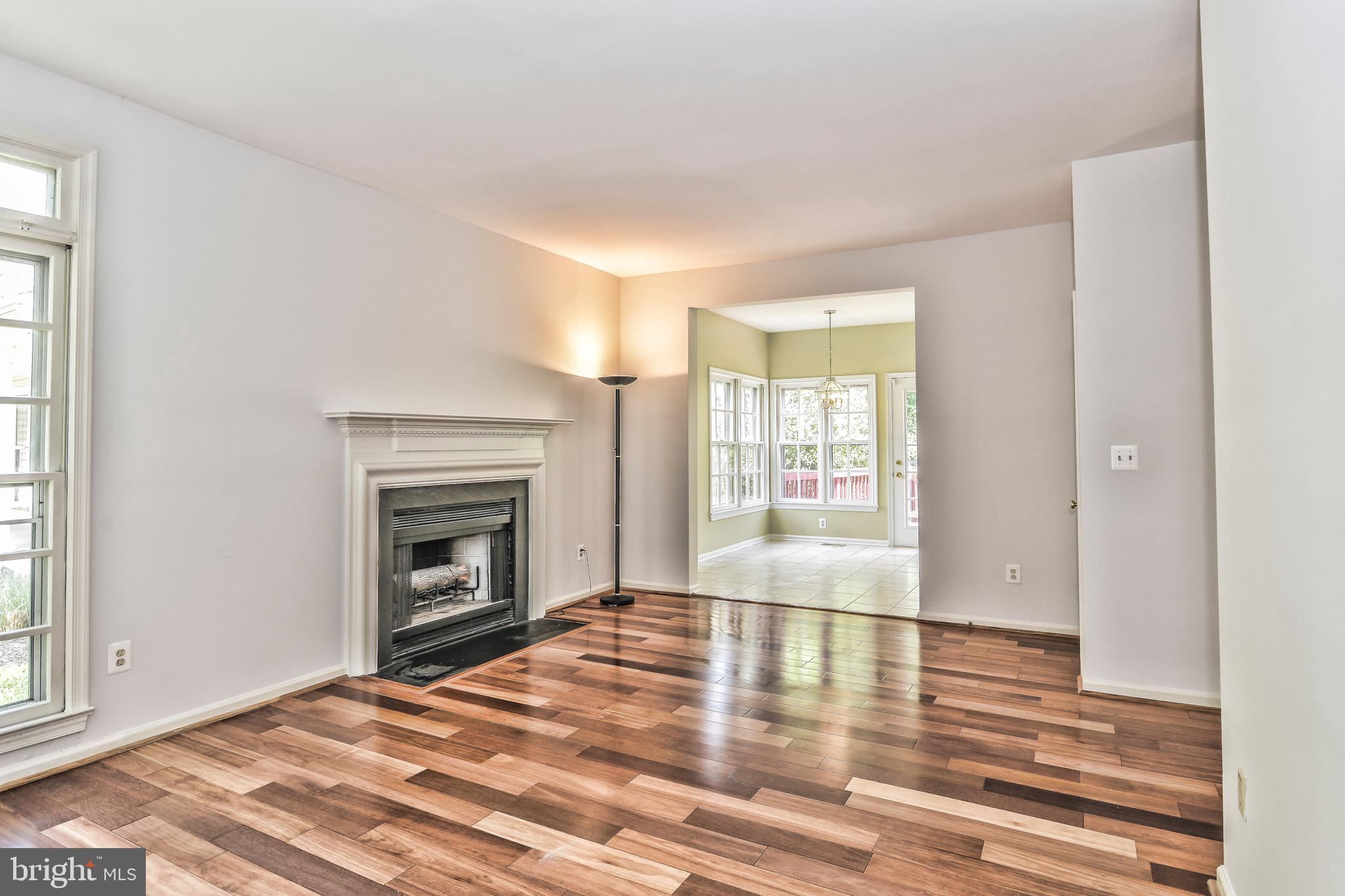 ASHBURN VILLAGE - Residential