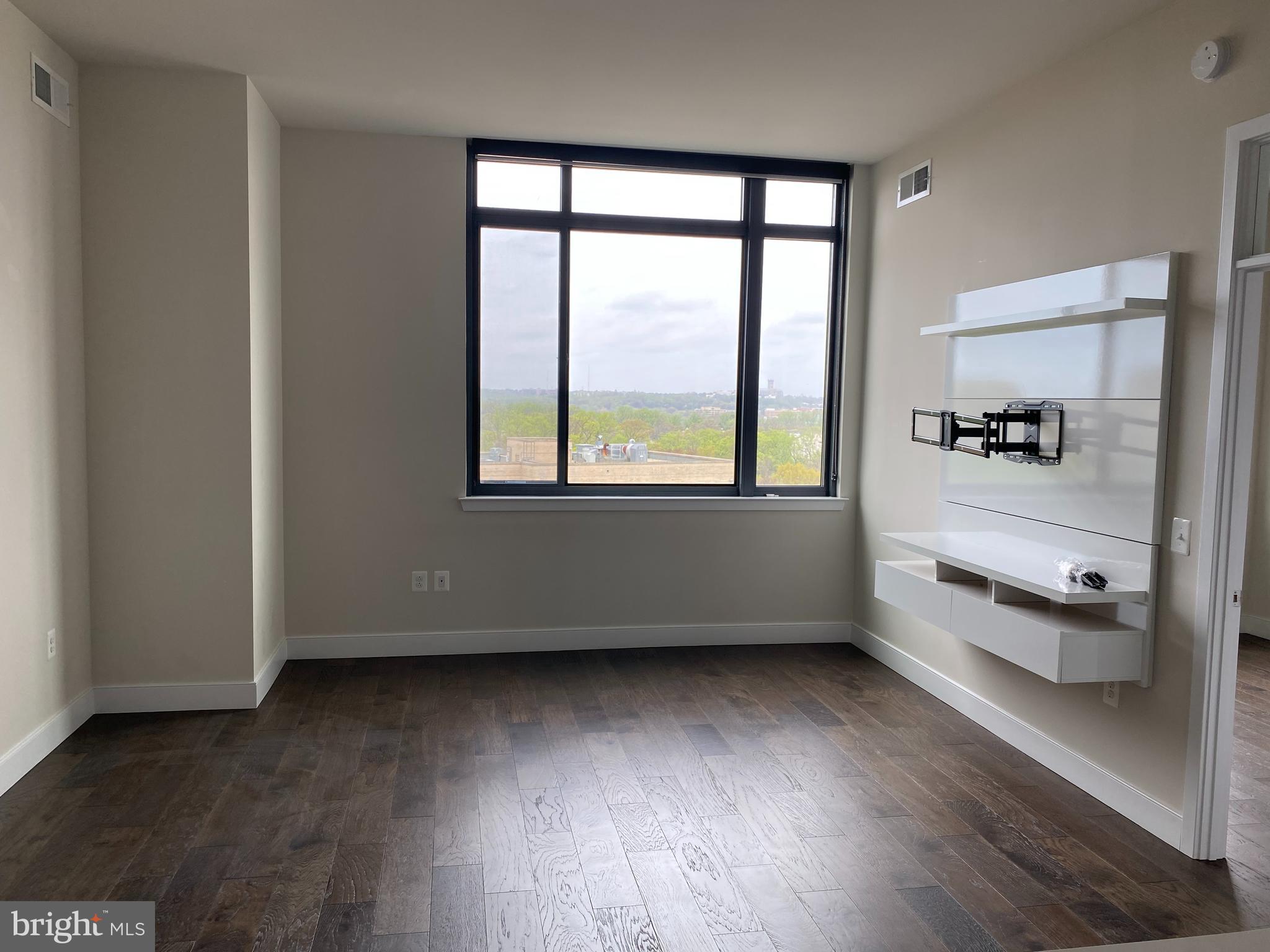 CLARENDON - Residential Lease