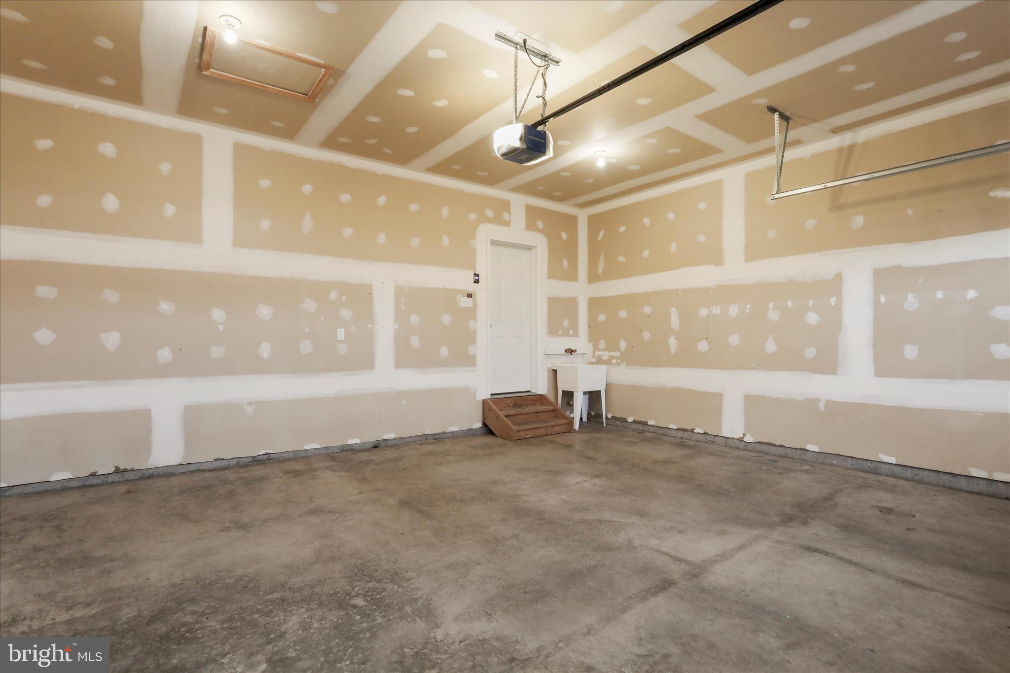 ELMWOOD FARM - Residential