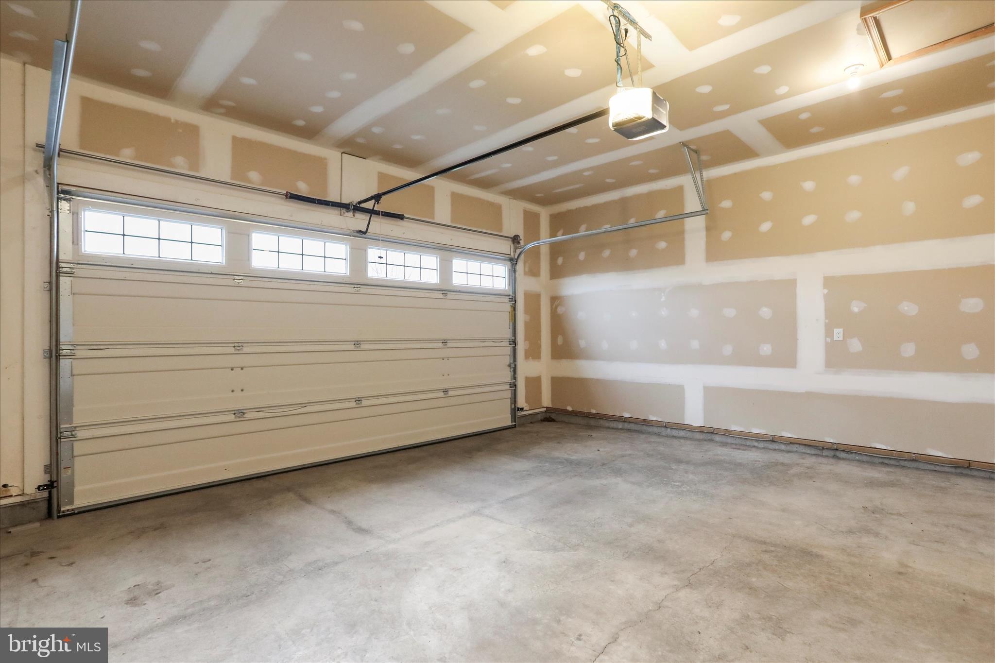 ELMWOOD FARM - Residential