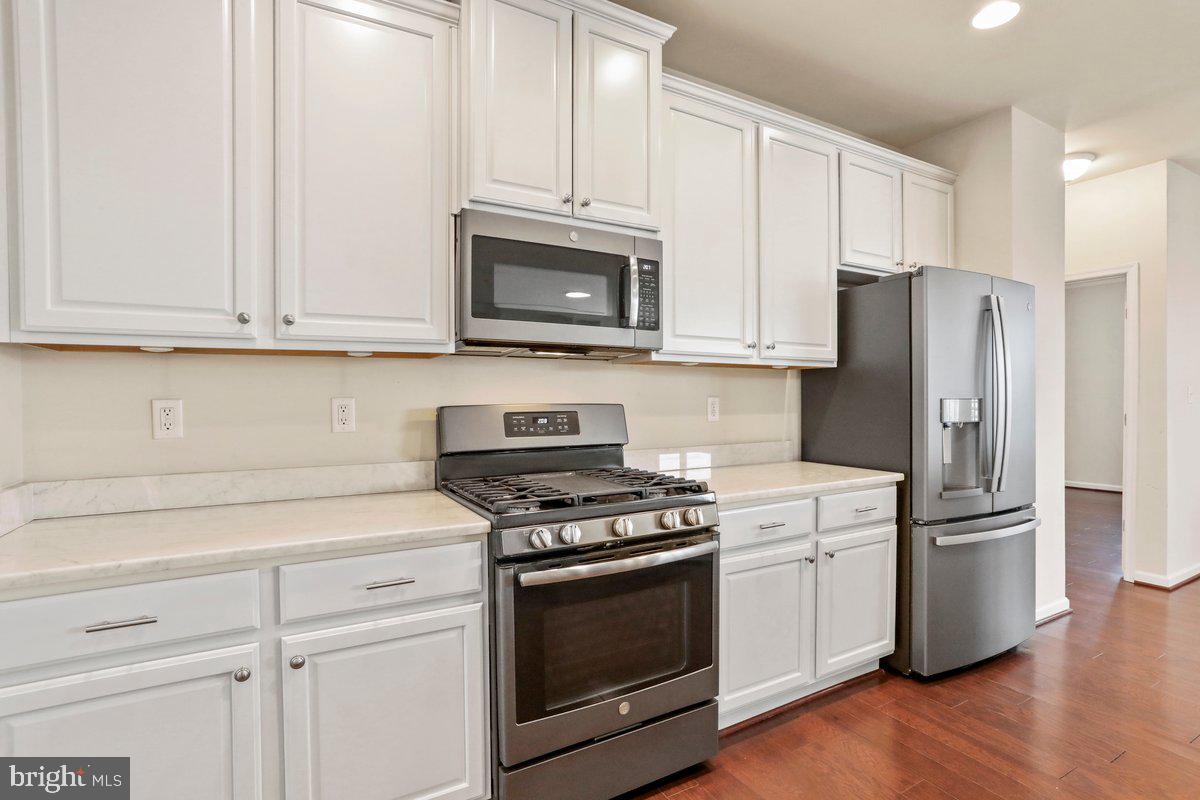 ELMWOOD FARM - Residential