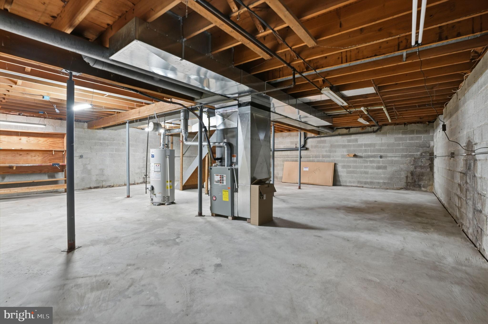 MAPLE POINT - Residential