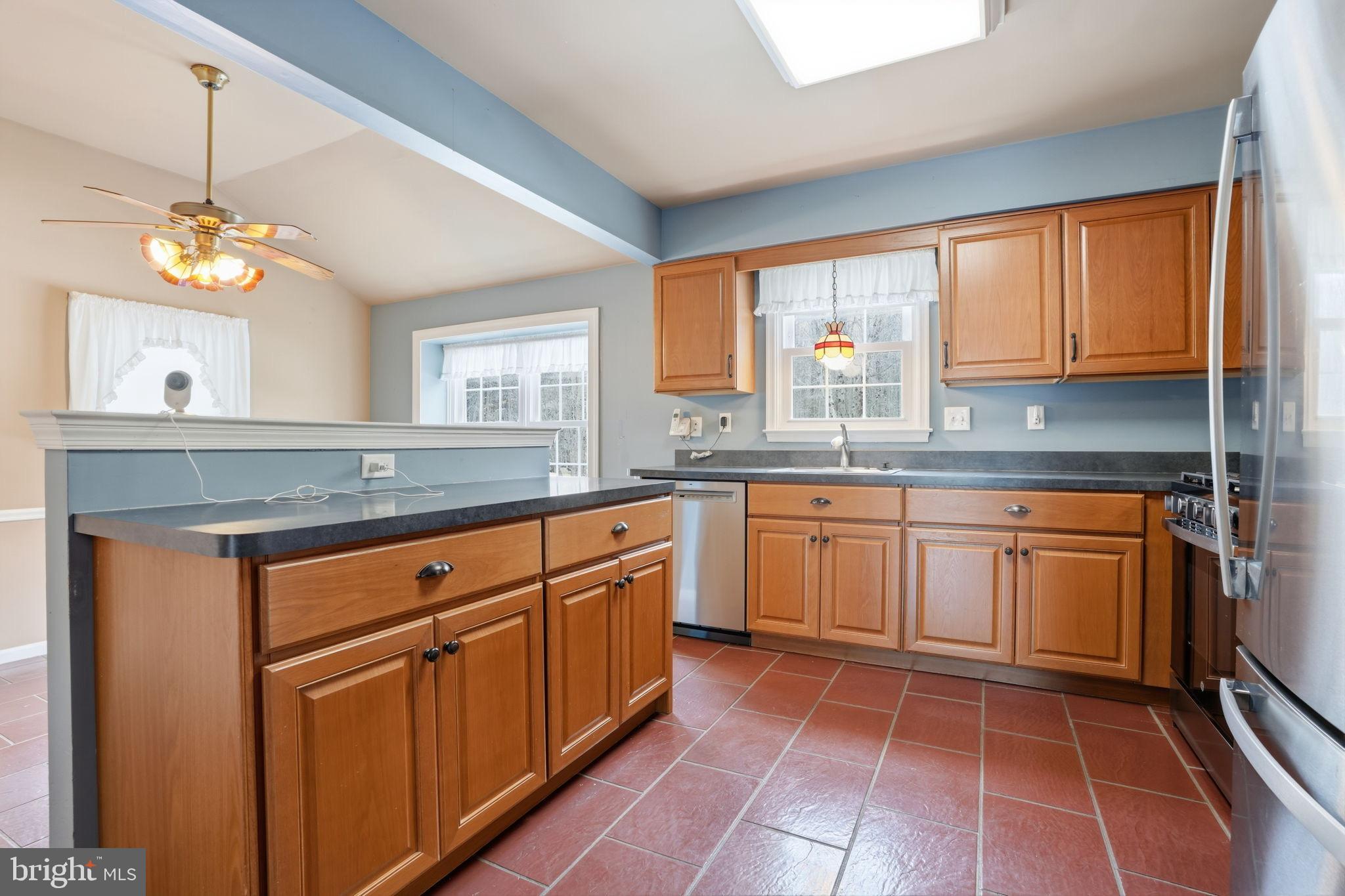 MAPLE POINT - Residential