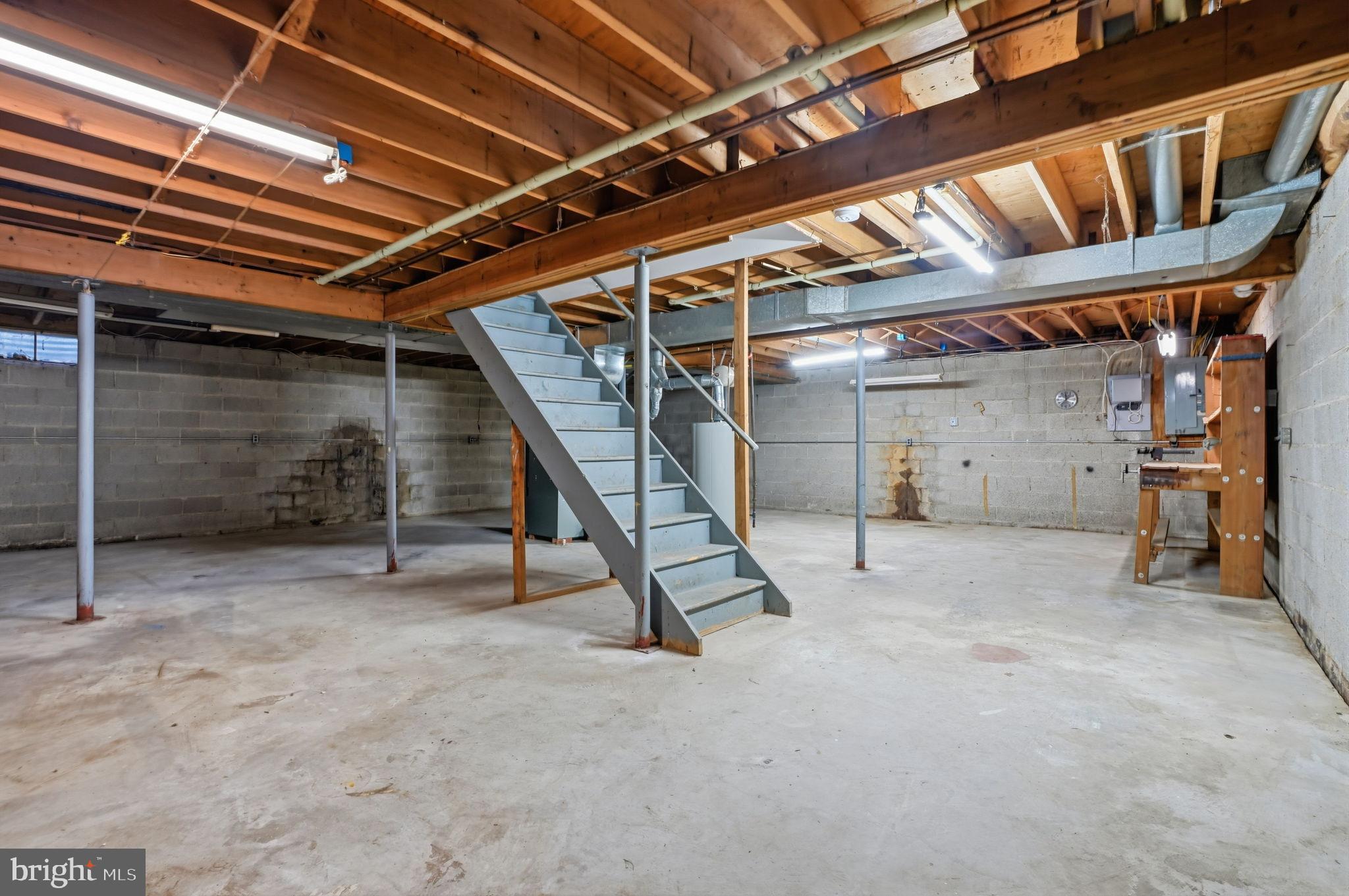 MAPLE POINT - Residential