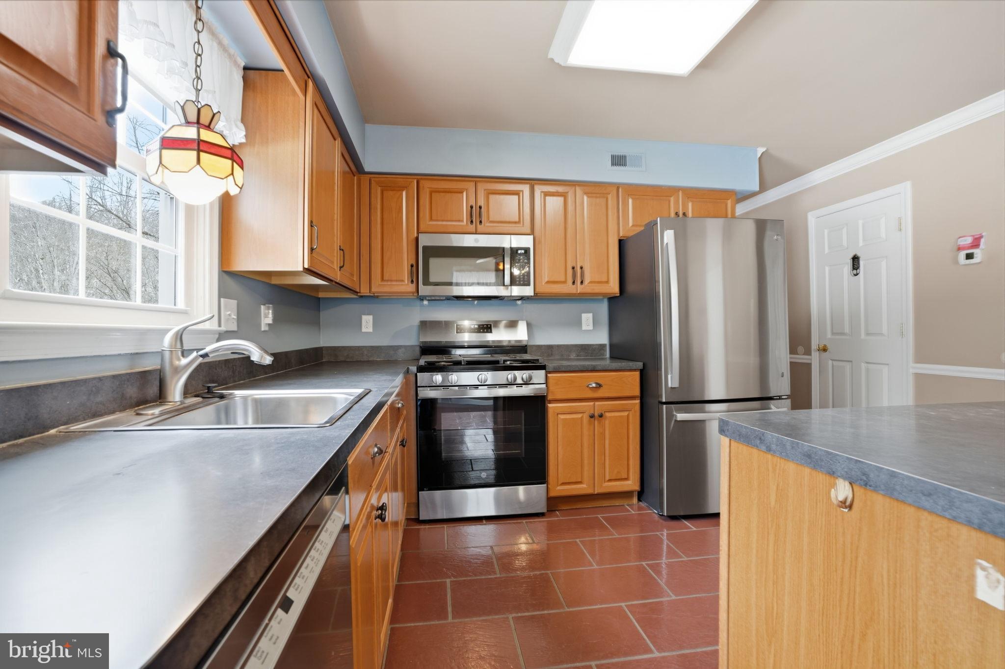 MAPLE POINT - Residential