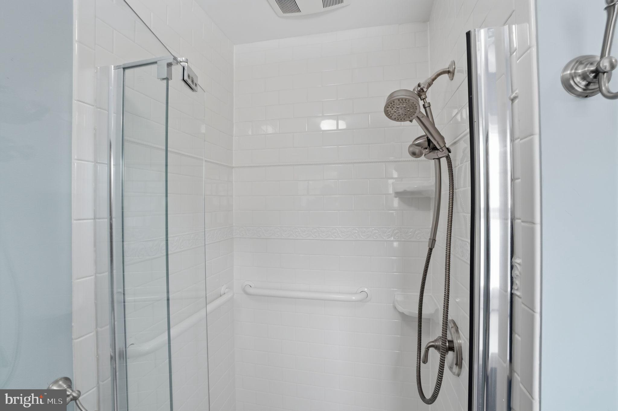 MAPLE POINT - Residential