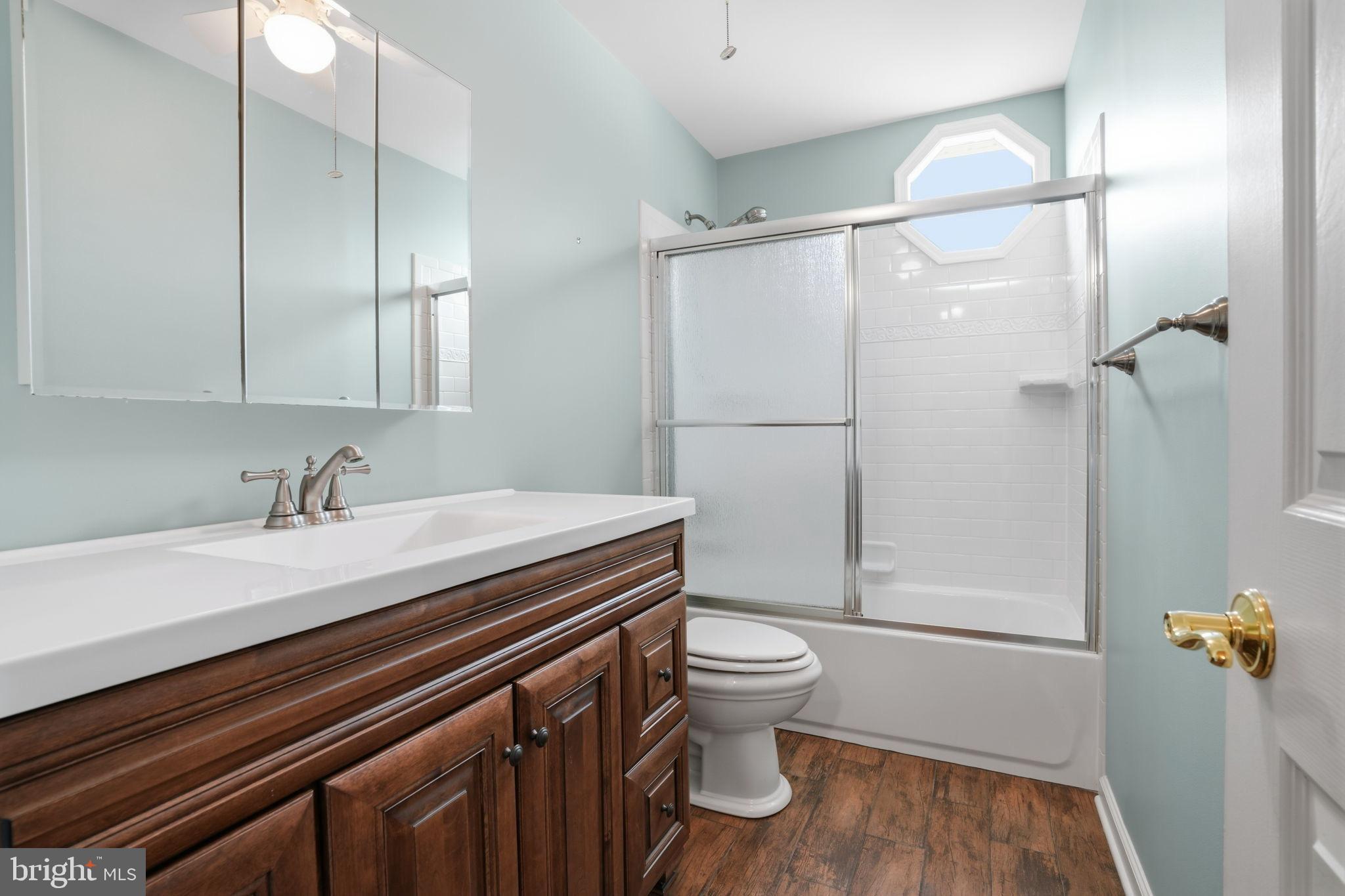 MAPLE POINT - Residential