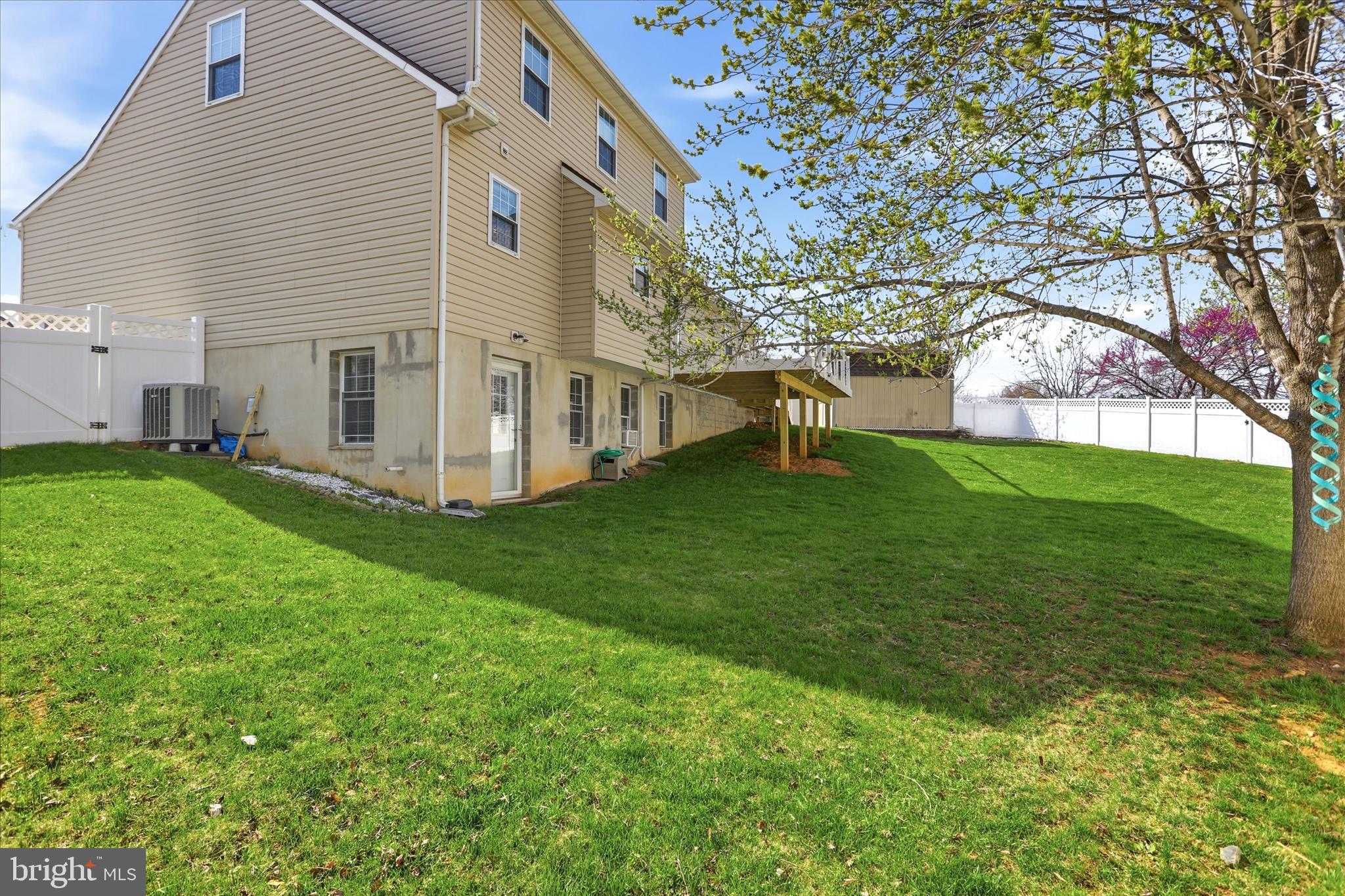 CROSS CREEK - Residential