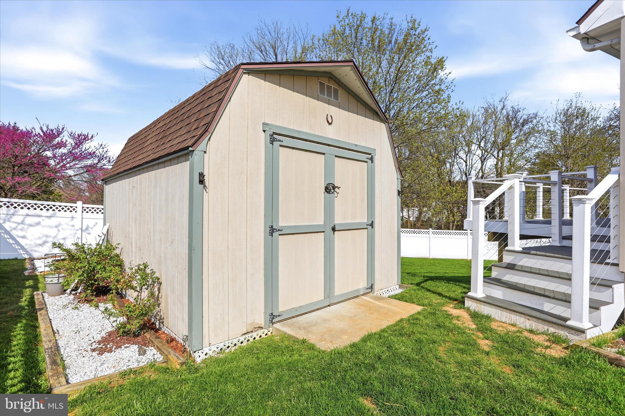 CROSS CREEK - Residential