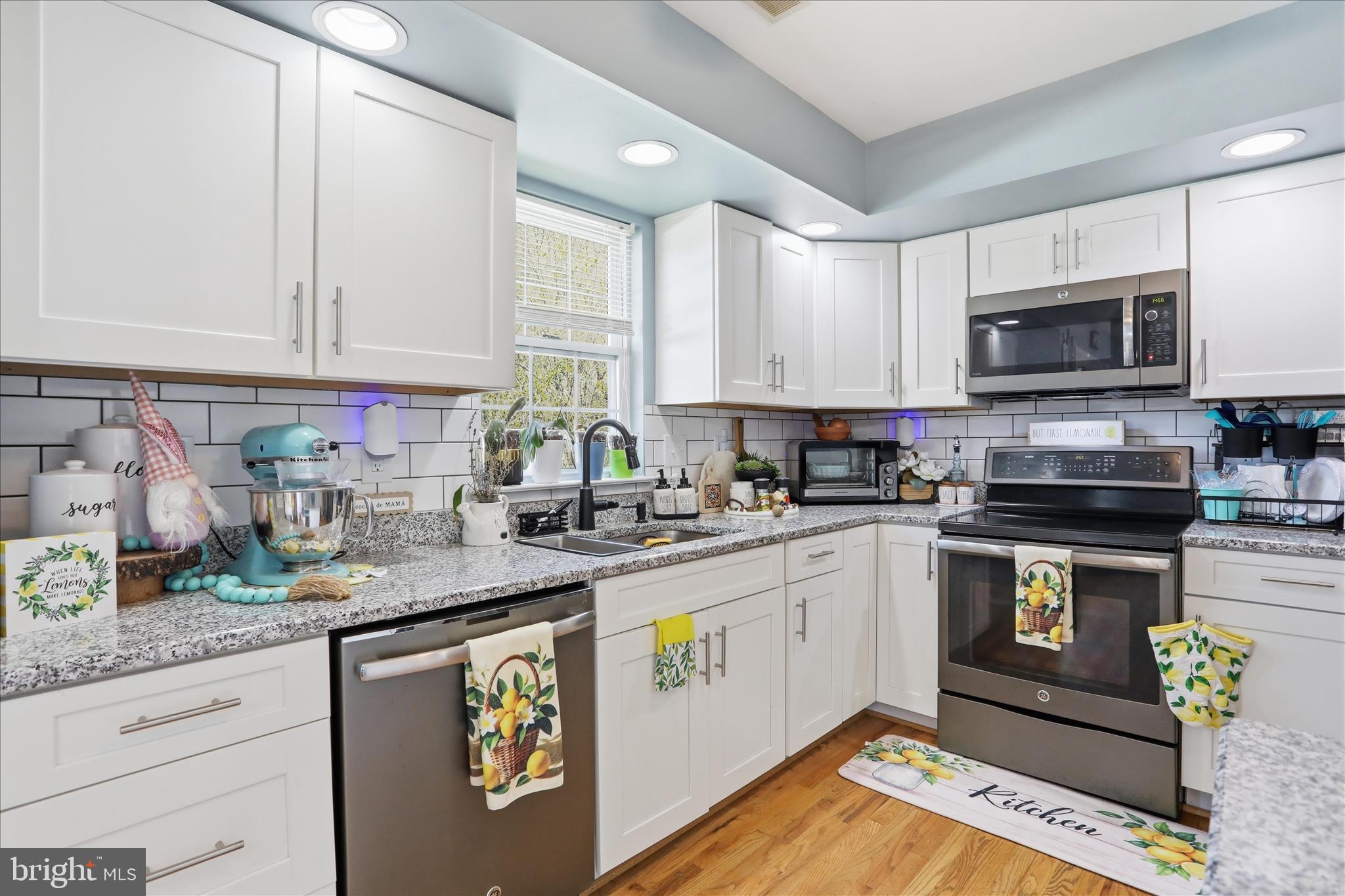 CROSS CREEK - Residential