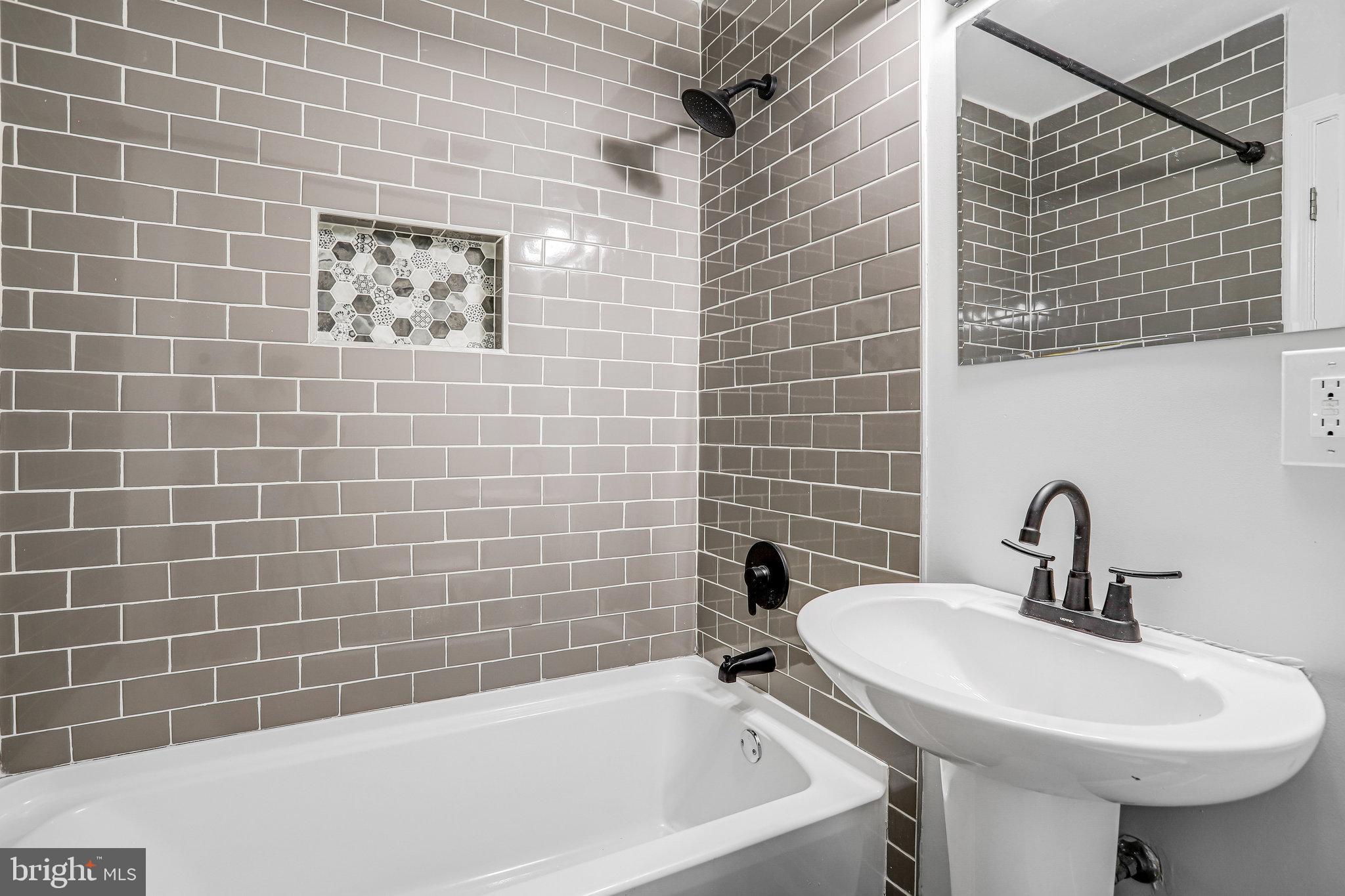 ROGERS HEIGHTS - Residential