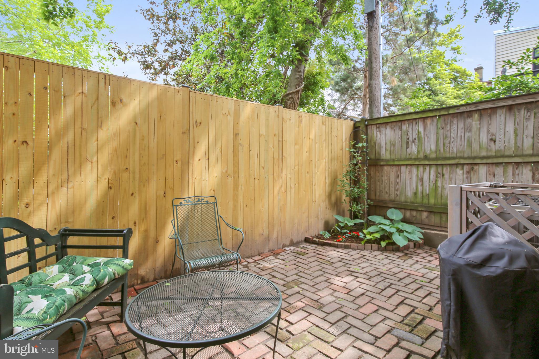 OLD TOWN - Residential Lease