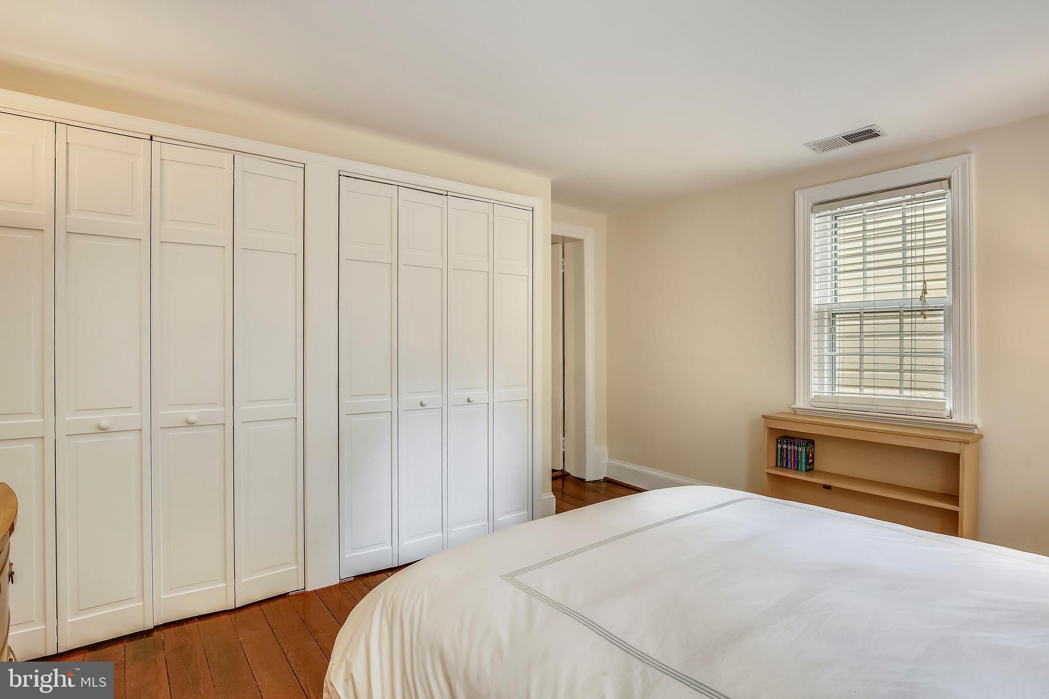 OLD TOWN - Residential Lease