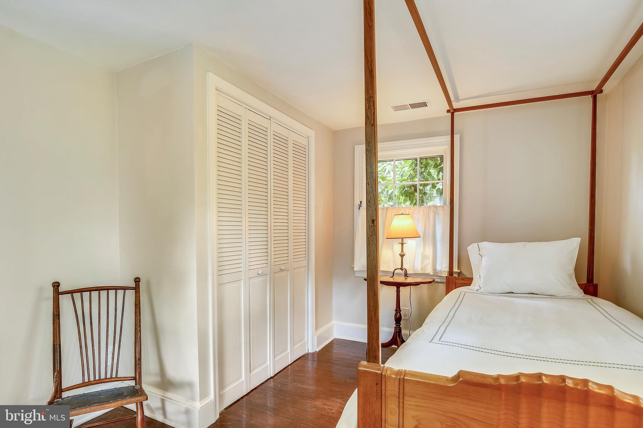 OLD TOWN - Residential Lease