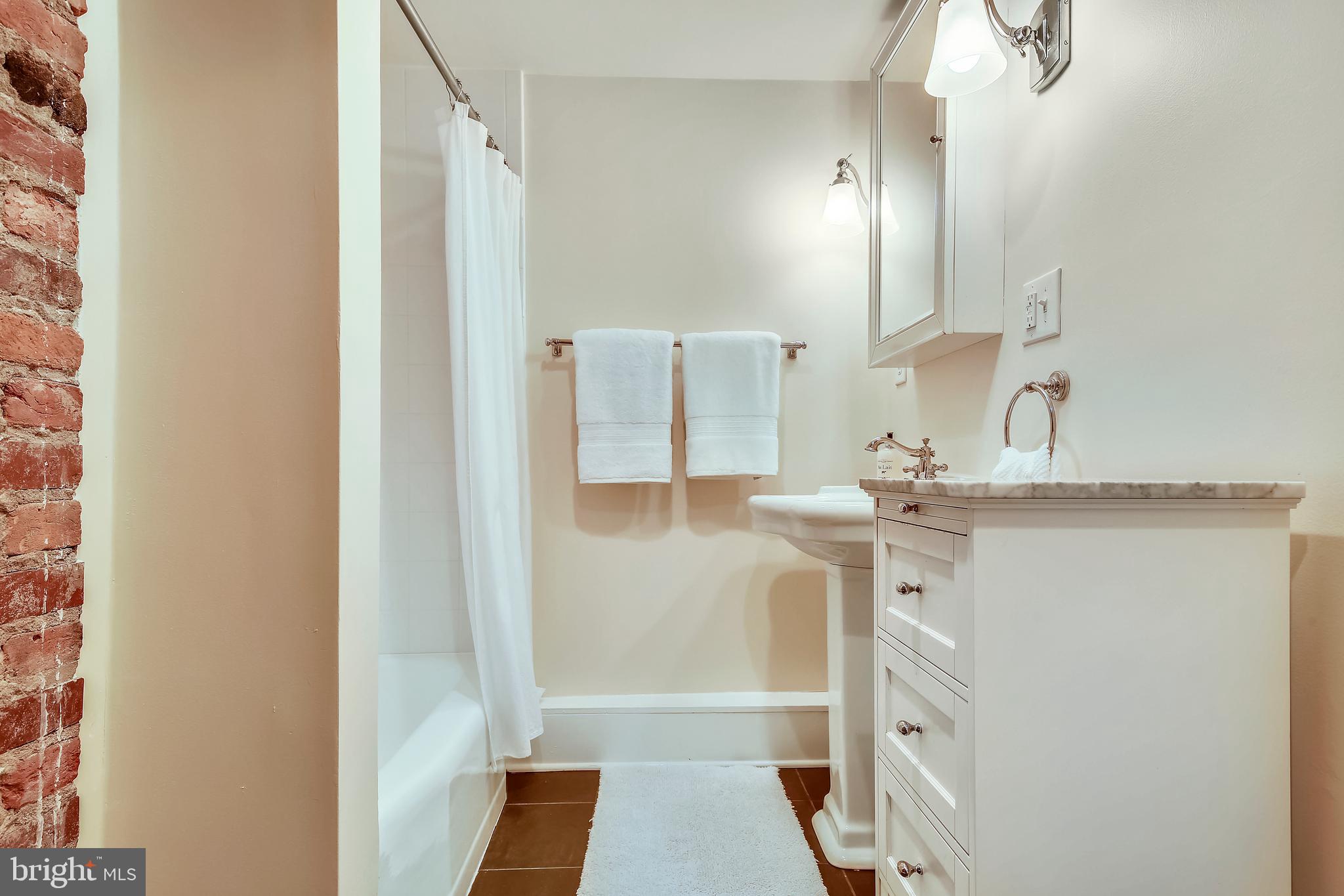 OLD TOWN - Residential Lease