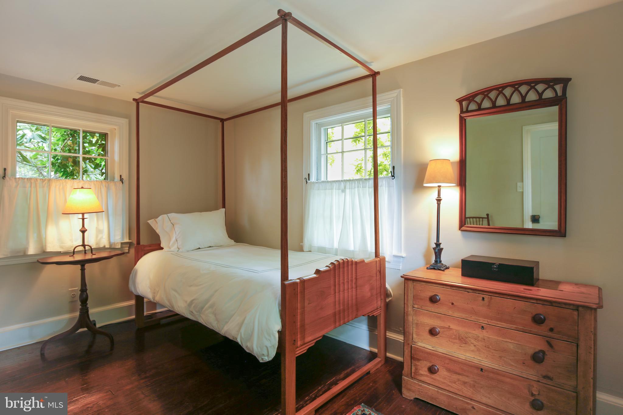 OLD TOWN - Residential Lease