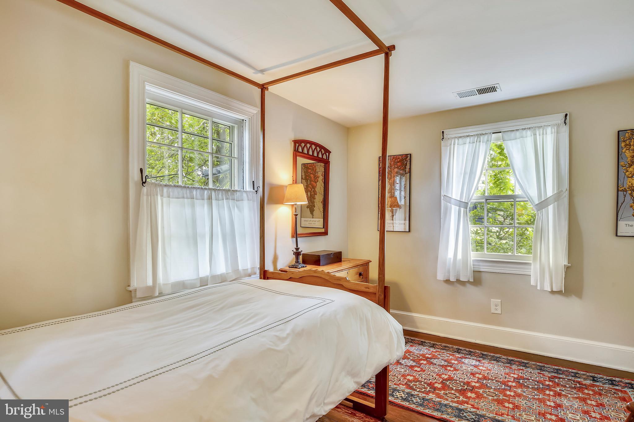 OLD TOWN - Residential Lease