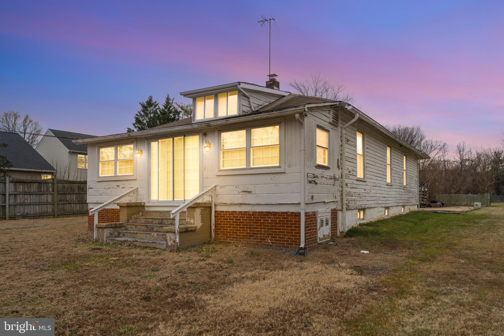 8208 MOUNT VERNON HIGHWAY